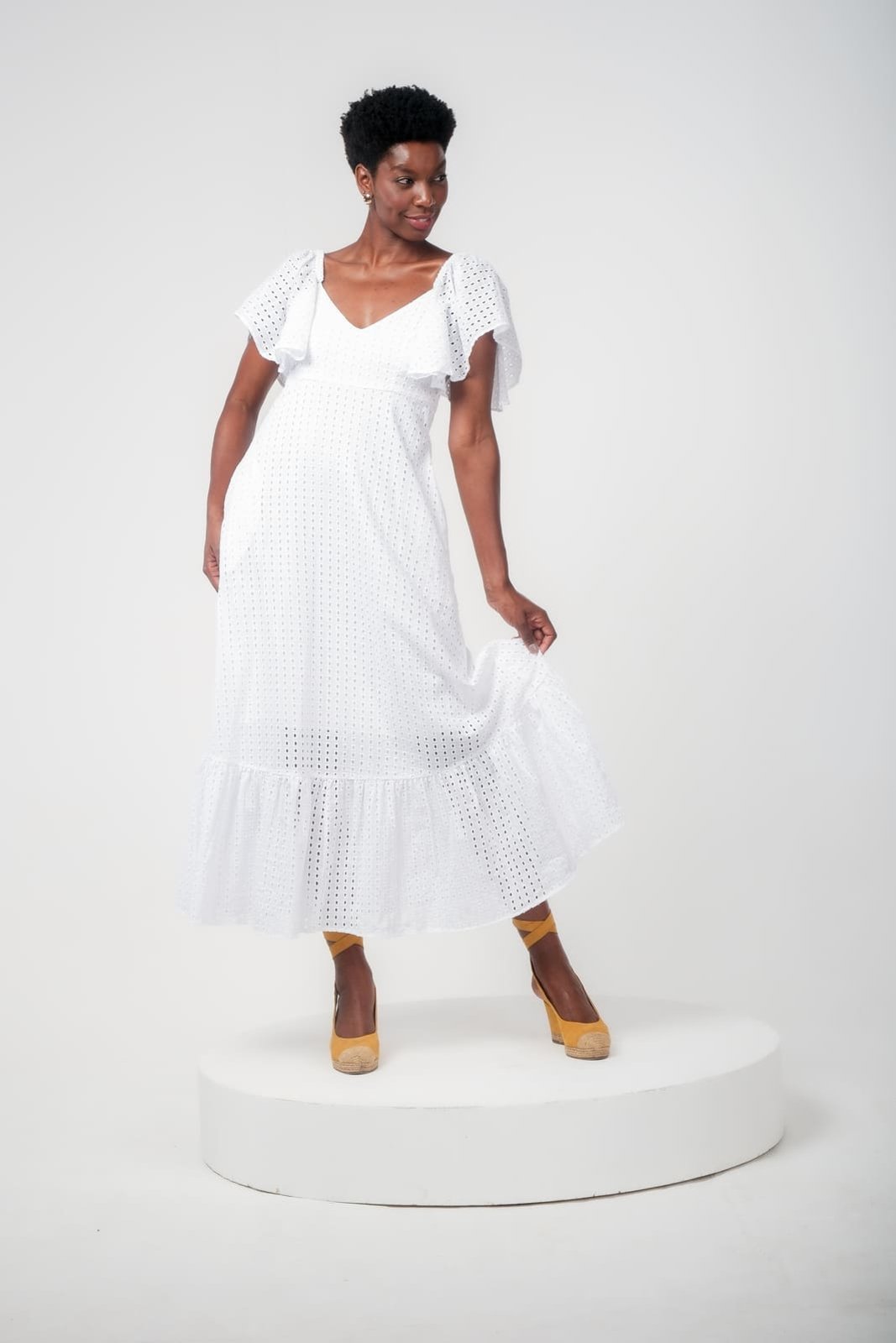 Vestido Longo Lemmut com Detalhes Vazados Branco