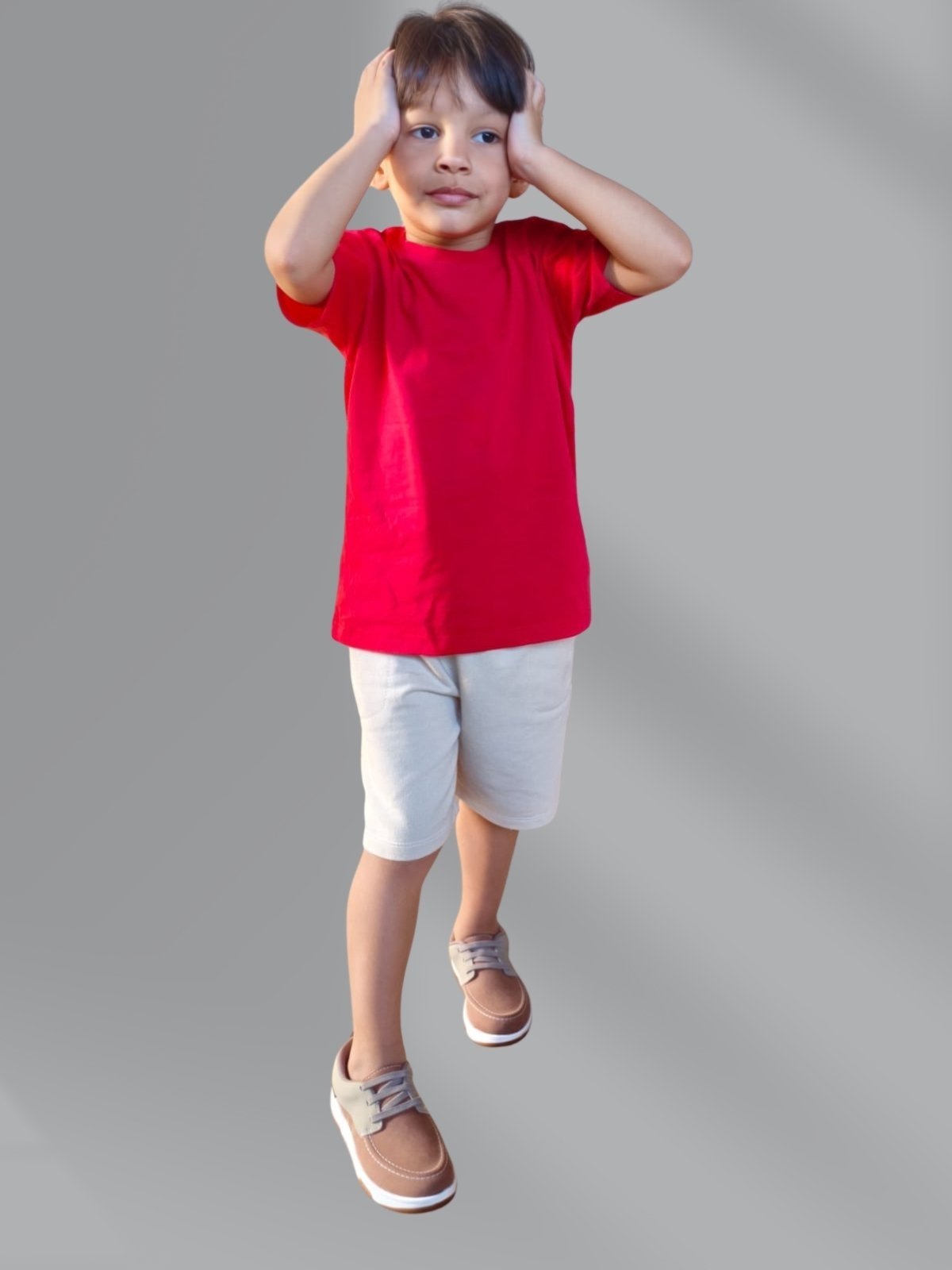 Infantil - Conjunto 2 peças Kit Camiseta Manga Curta Urbania Algodão vermelha e Short Bermuda Bege