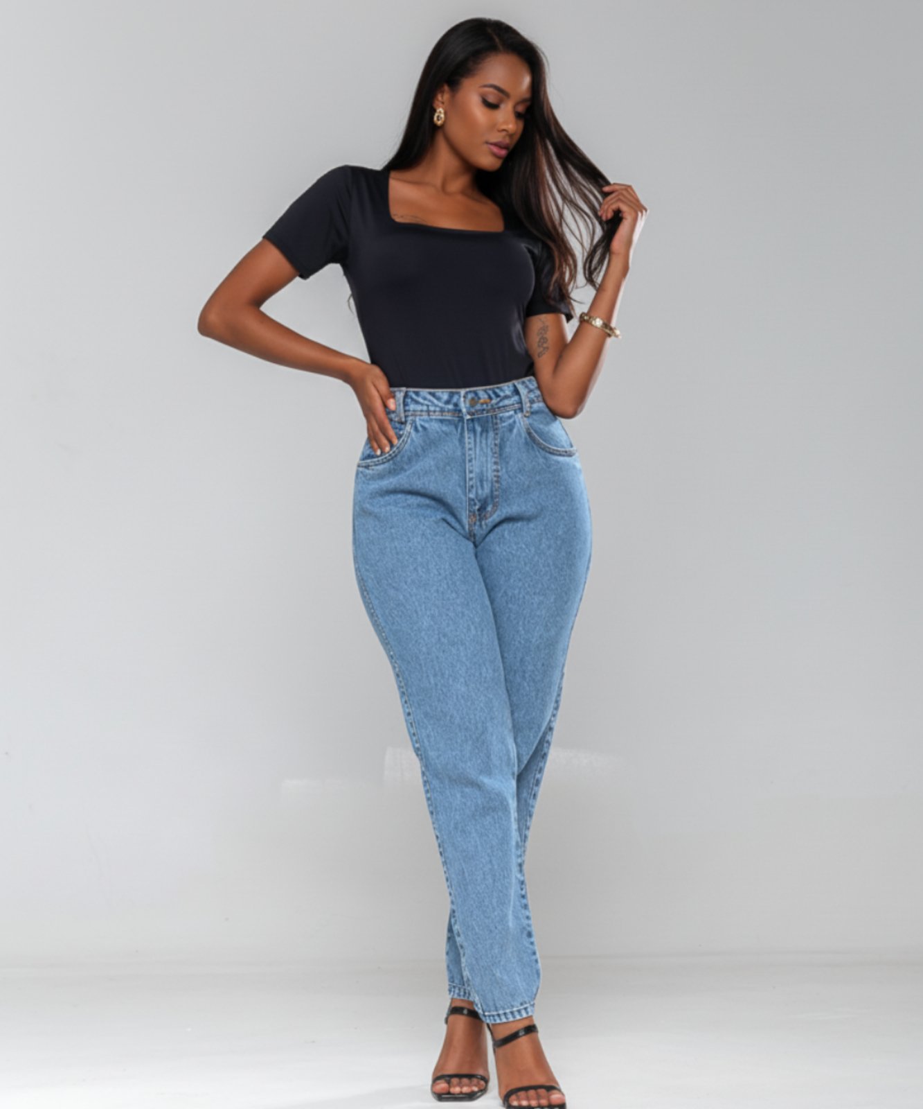 Calça Jeans Feminina Mom Alpha Street Wear Fashion e Confortavel Estilo Blogueira Azul Claro