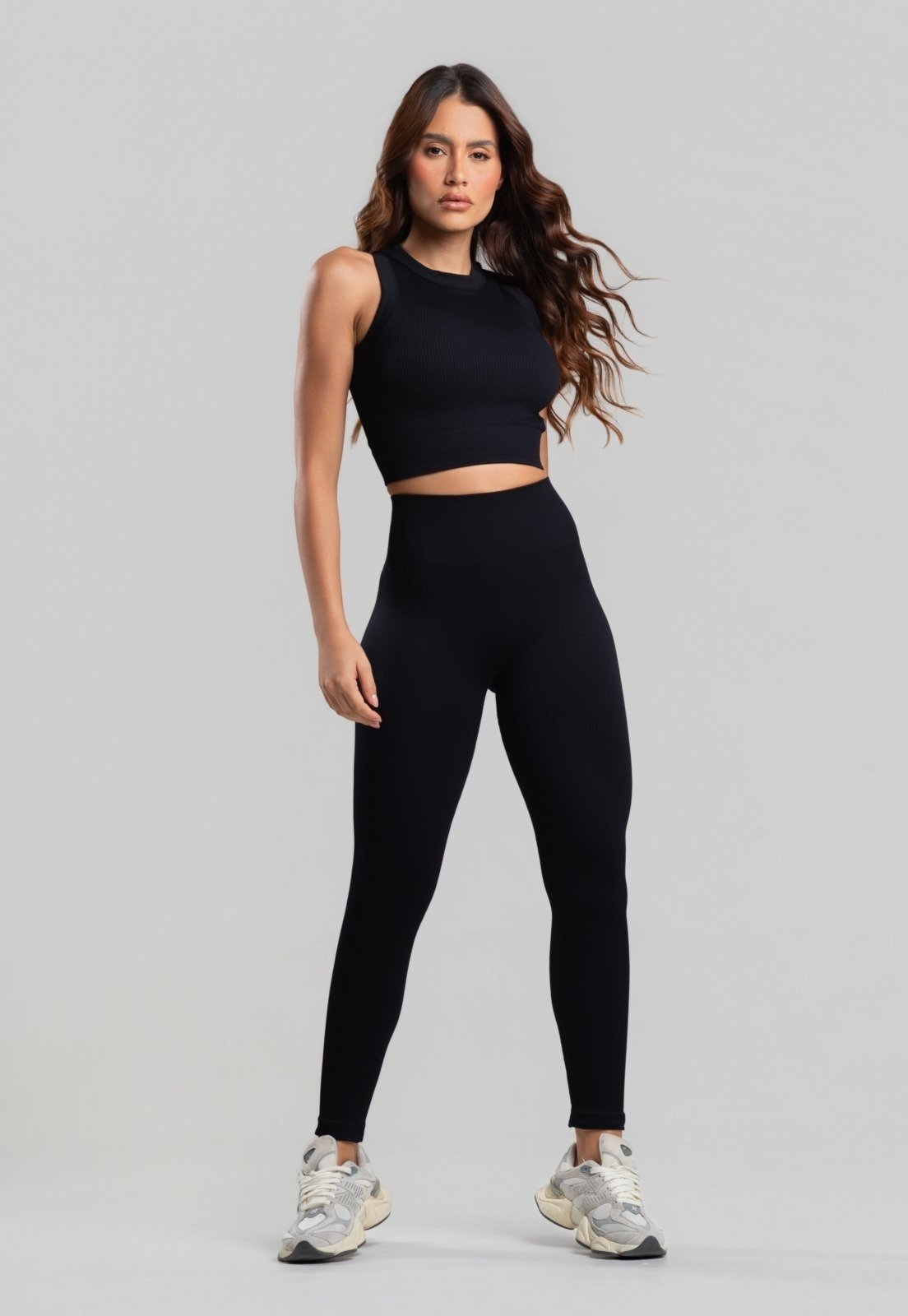 Conjunto Fitness Calça e Top Regata Sem Costura Salvatore Preto