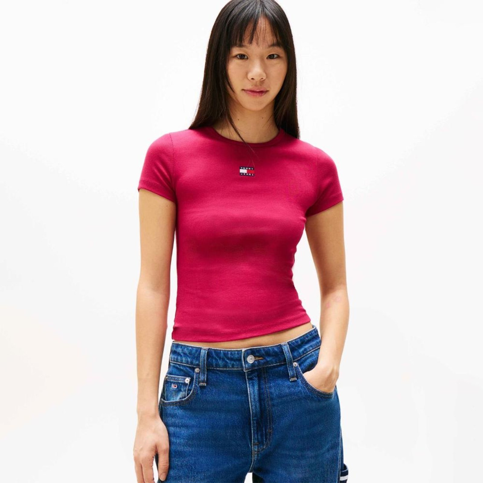 Camiseta Slim com Logo Tommy Jeans – EGG