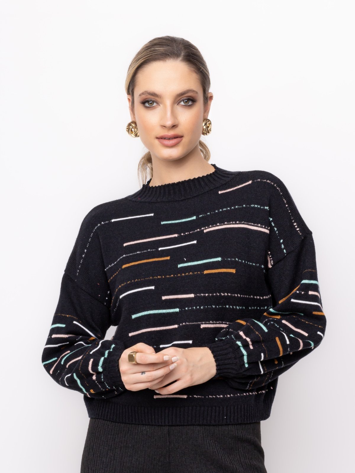 Blusa Cropped La Cor Tricot Listas Gola Alta Preto