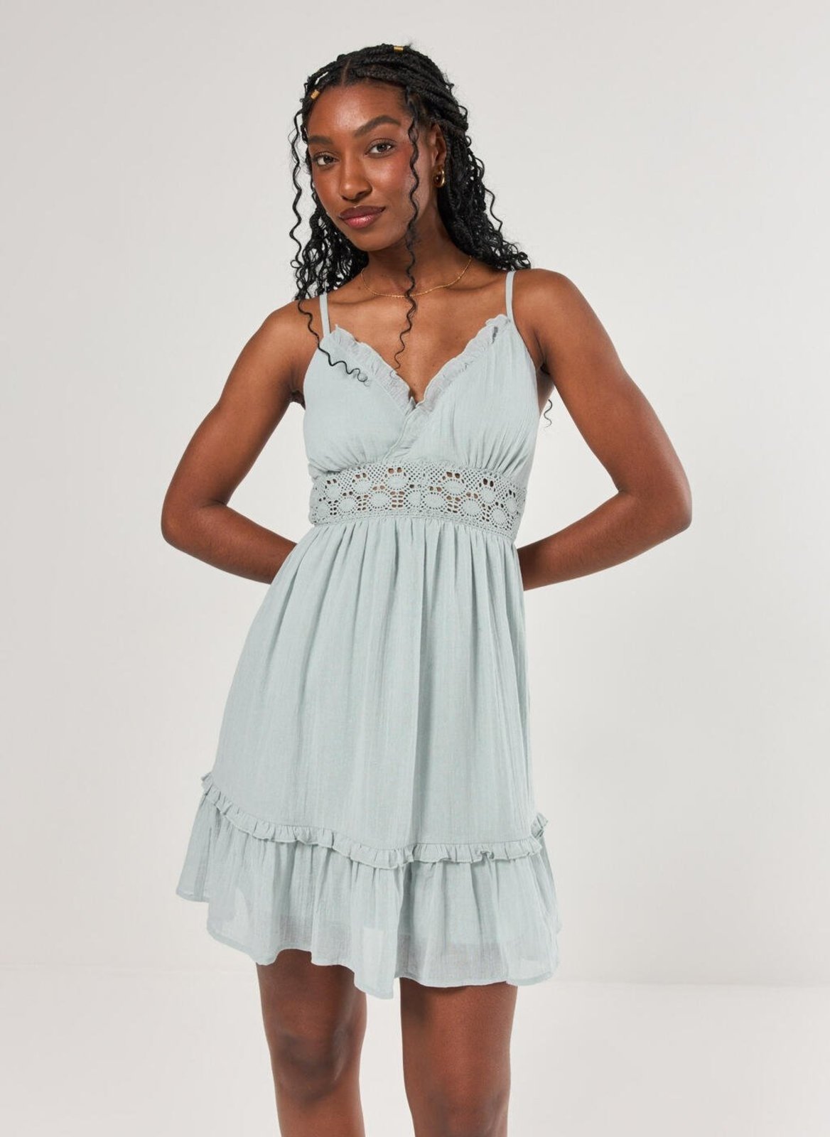 Vestido Curto Babados Verde Menta