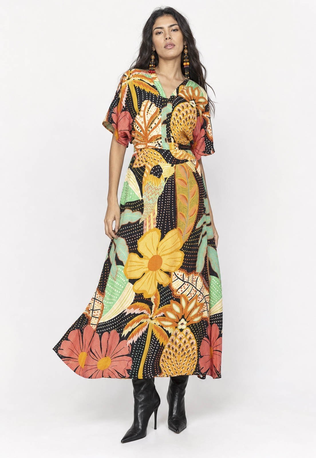 Vestido Midi Viscose Morcego Parati com Elástico Estampa Jardim do Verão
