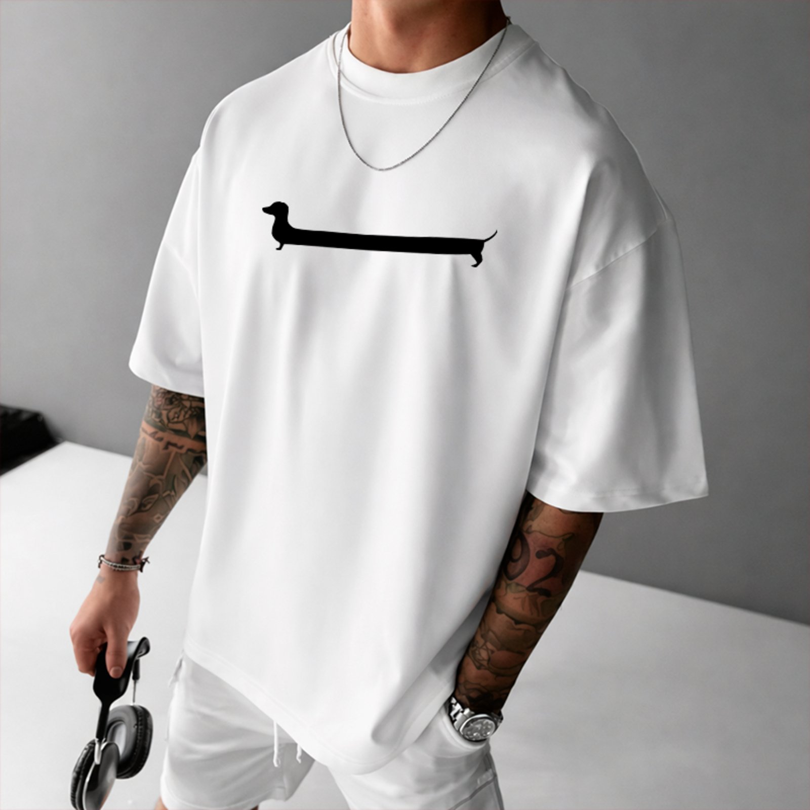 Camiseta Oversized Cachorro Salsicha Minimalista Unissex Branco