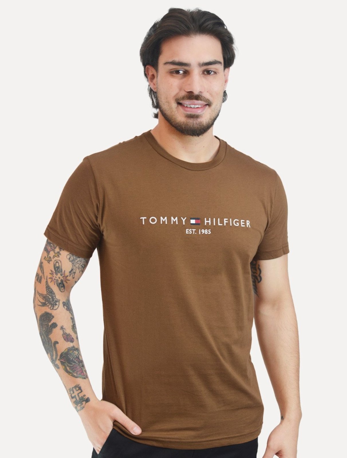 Camiseta Tommy Hilfiger Masculina Core Logo Tee Marrom Escuro