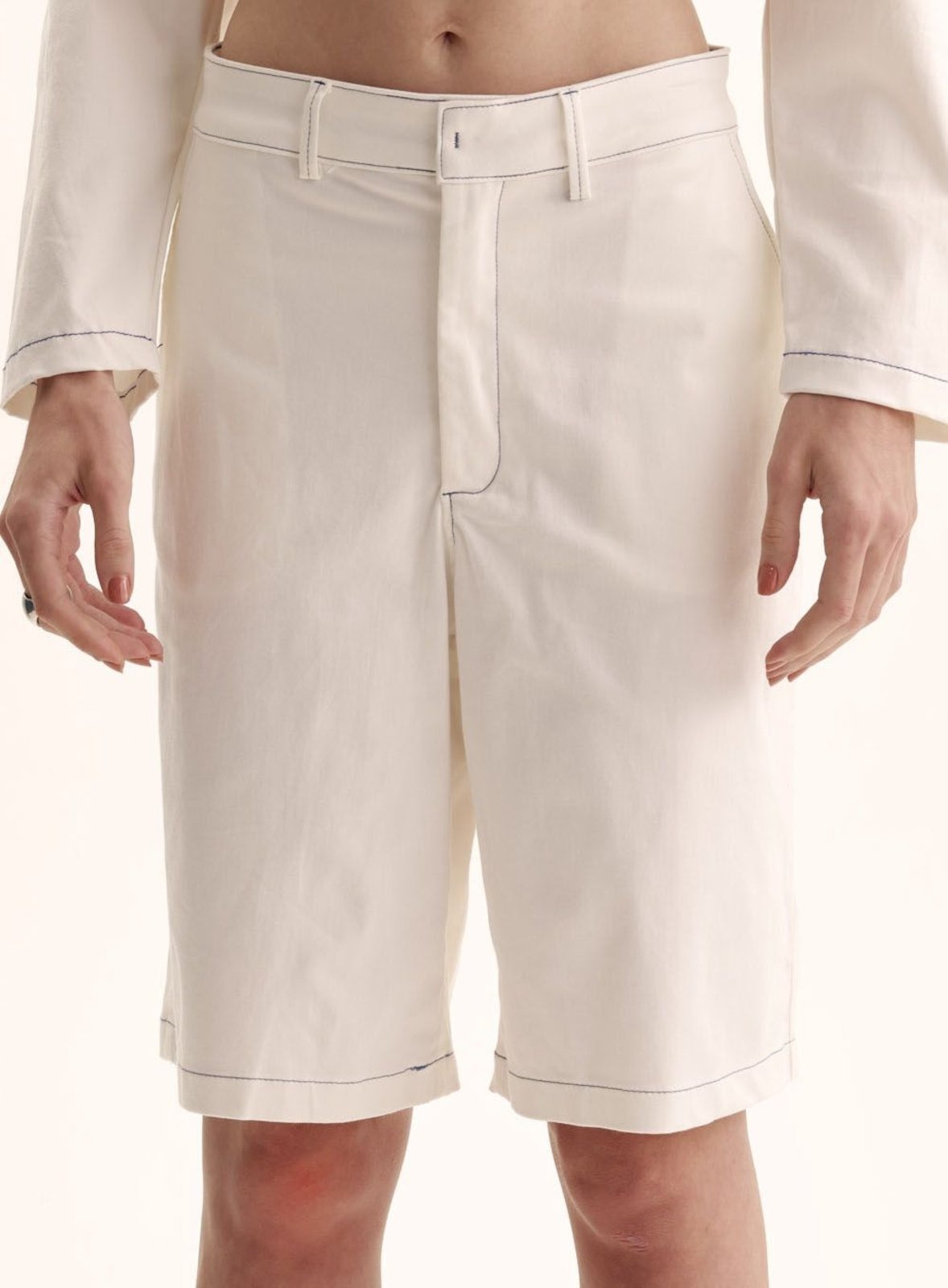 Vista 2 Bermuda Feminina Comfort Cós Baixo Triton bege Triton bege