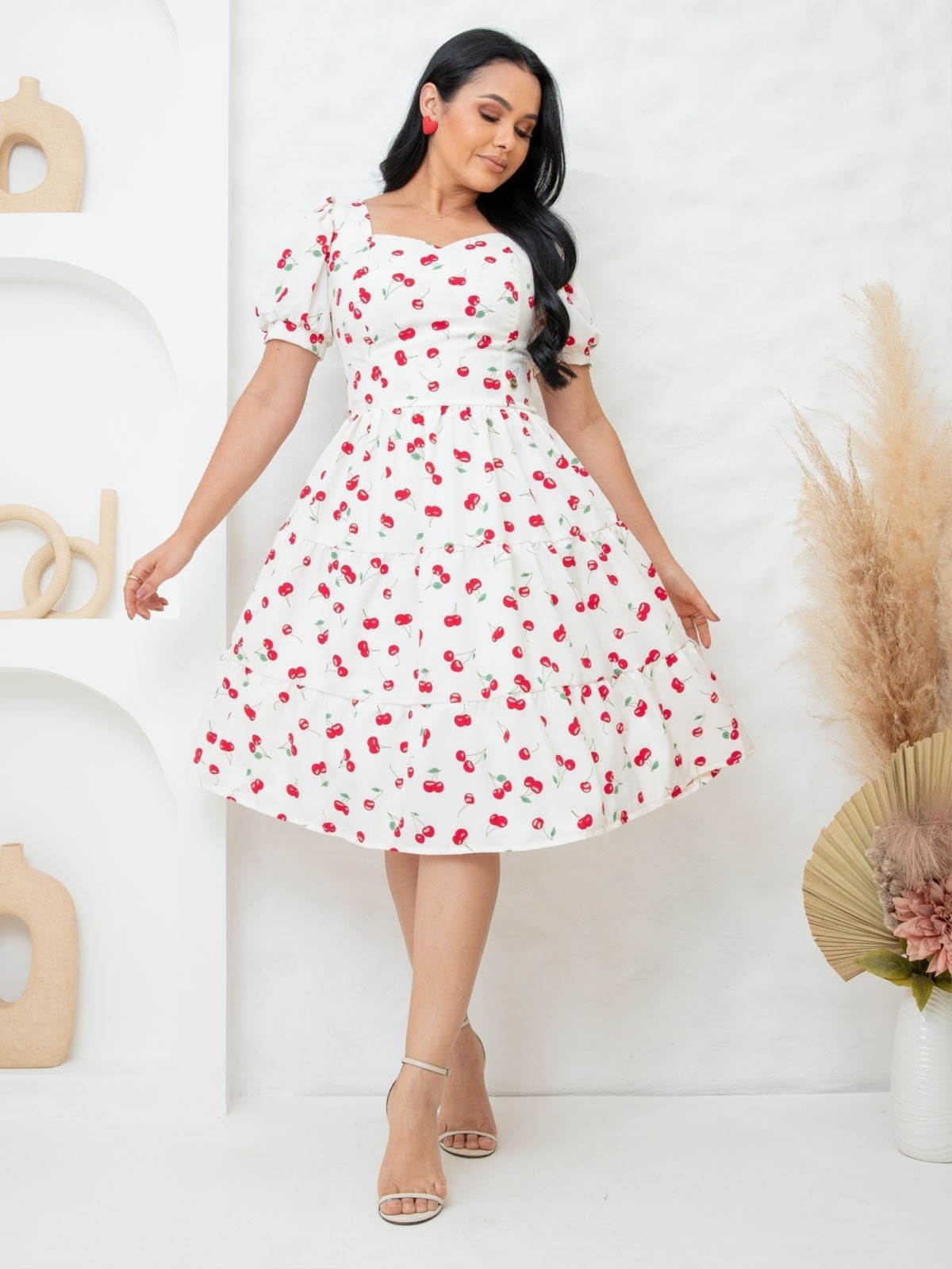 Vestido Midi FS CONCEPT Manga Curta Estampa Cereja Casual e Basico Branco com Cereja Vermelha