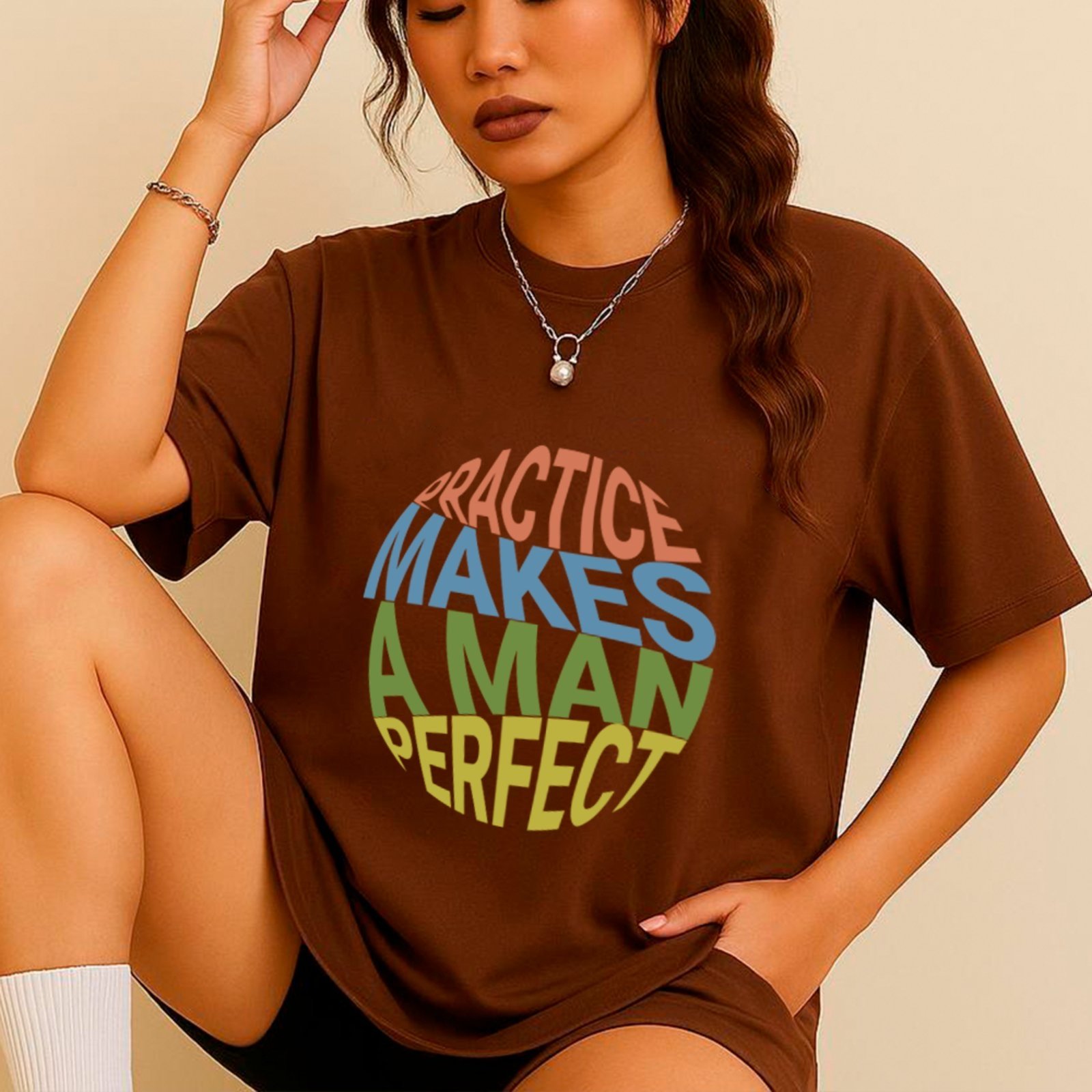 Camiseta Ousy Oversized Practice Makes A Man Perfect Visual Exclusivo Streetwear Unissex Marrom