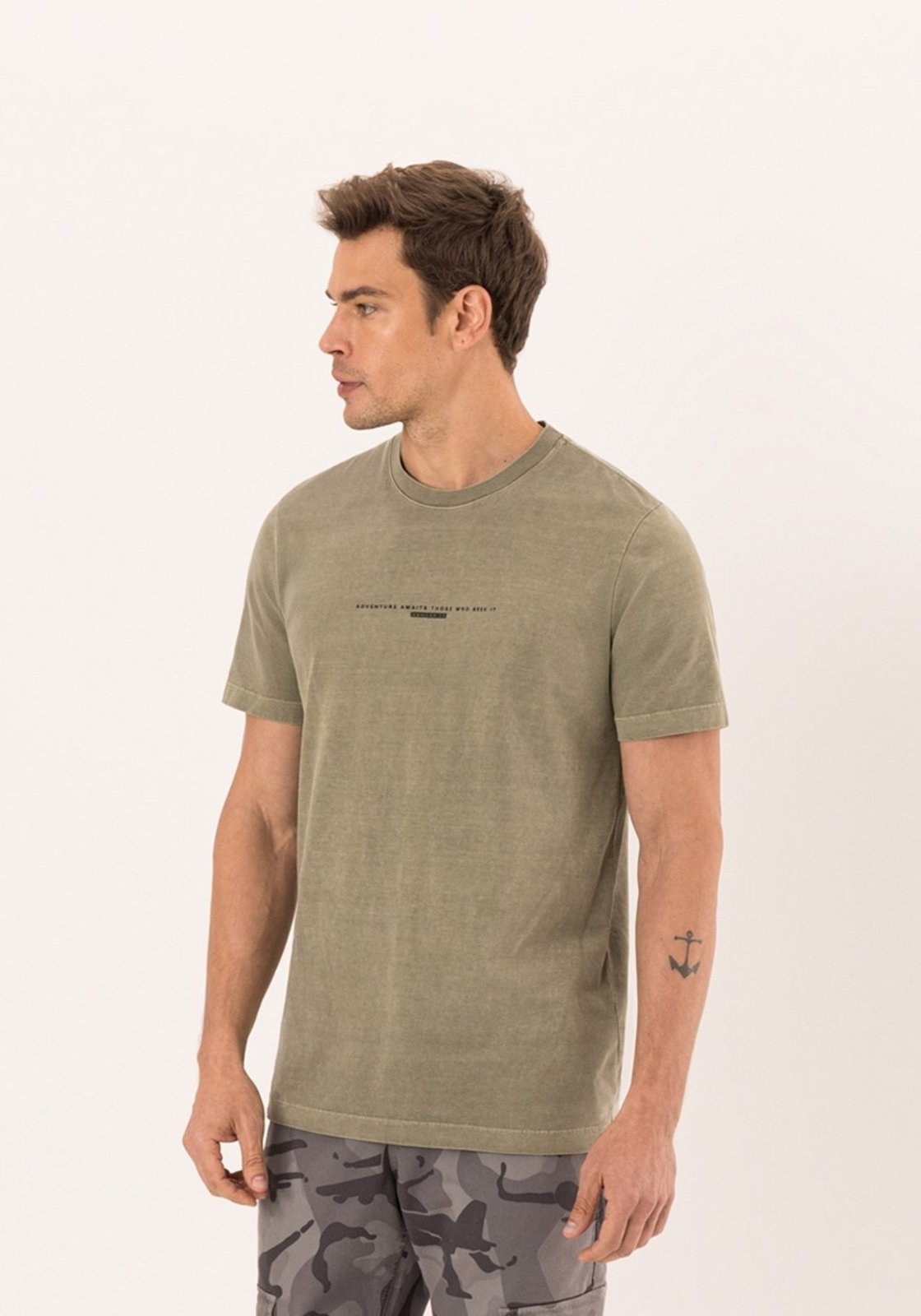 Camiseta Com Estampa Central Em Malha De Algodão