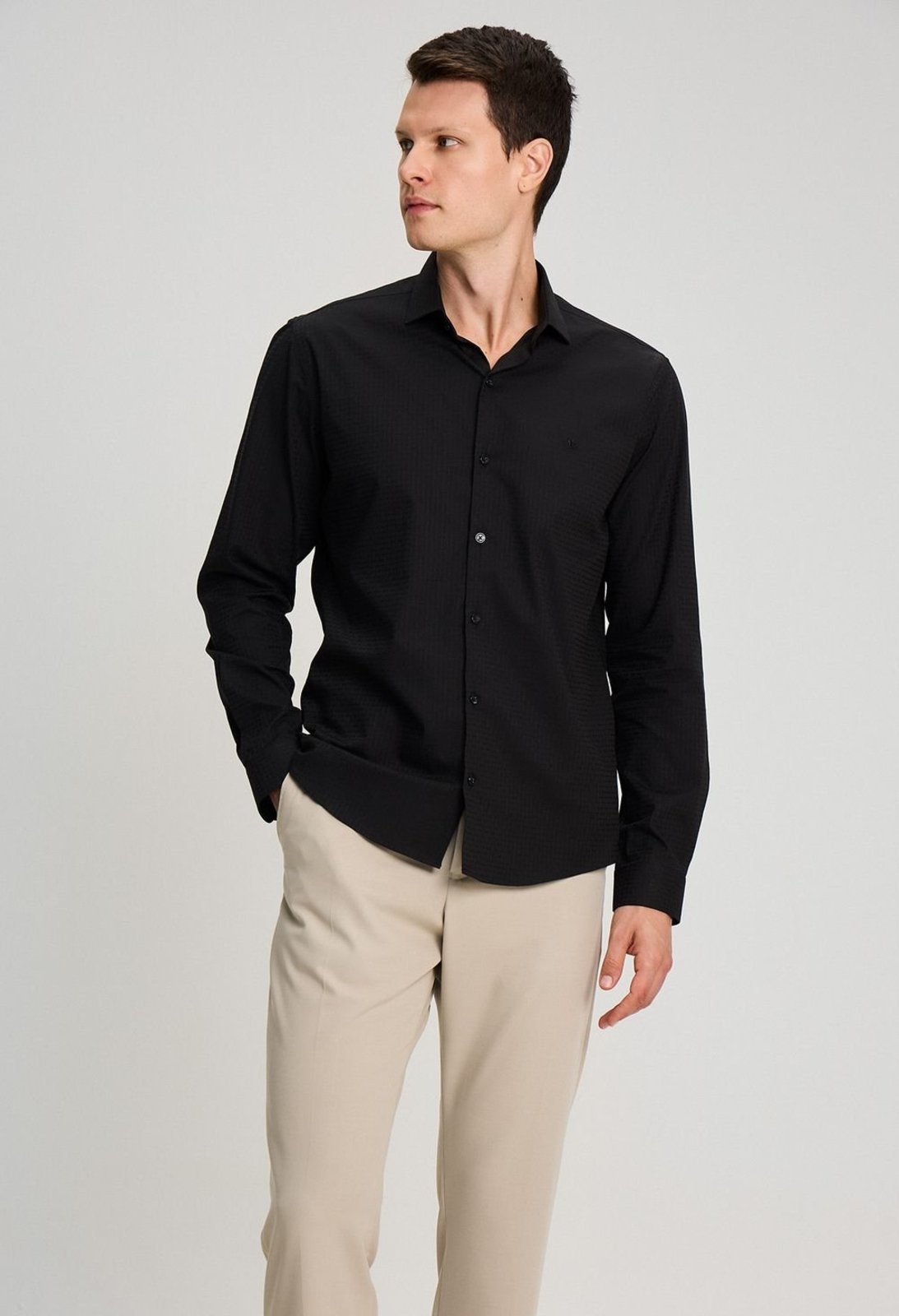 CAMISA DOCTHOS SLIM MANGA LONGA MAQUINETA QUADRICULADA COM ELASTANO CAMISA DOCTHOS SLIM MANGA LONGA MAQUINETA QUADRICULADA COM ELASTANO 003 PRETO EG