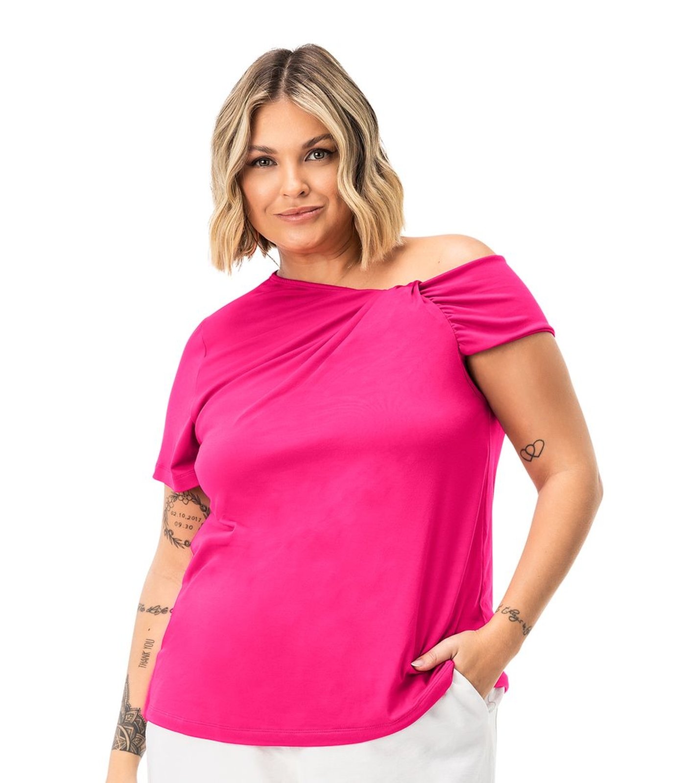 Vista 2 Blusa Feminina Plus Size Em Malha Soft Secret Glam rosa Secret Glam rosa