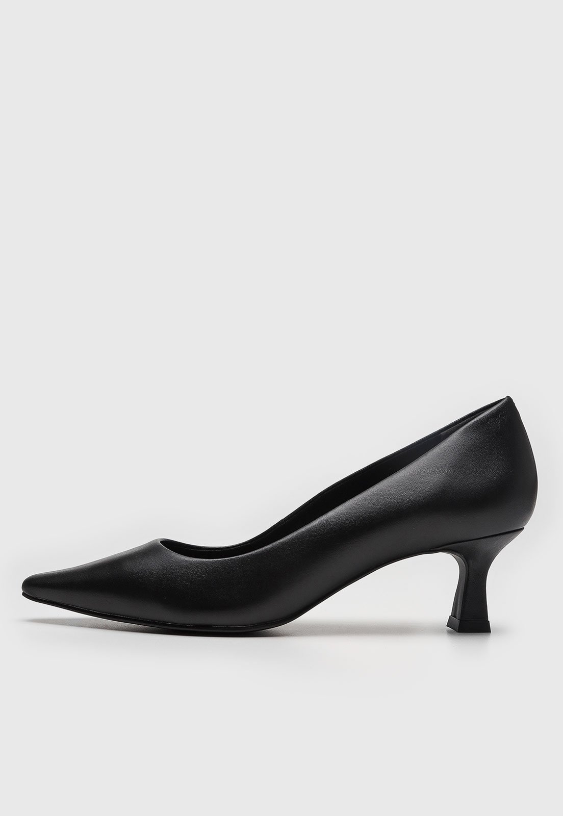 Scarpin Feminino Loucos e Santos Salto Baixo Preto