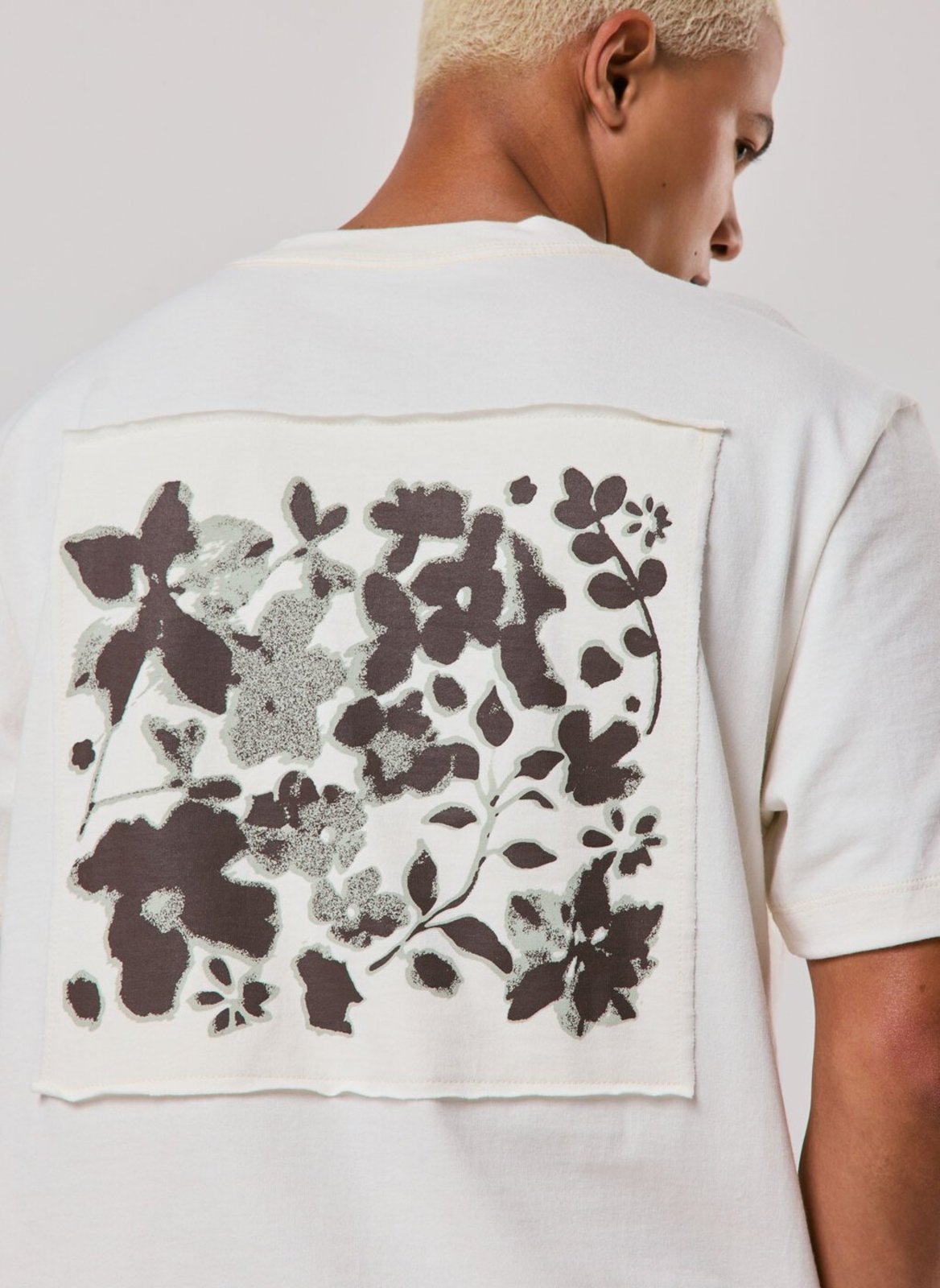 Camiseta Comfort Estampa Floral