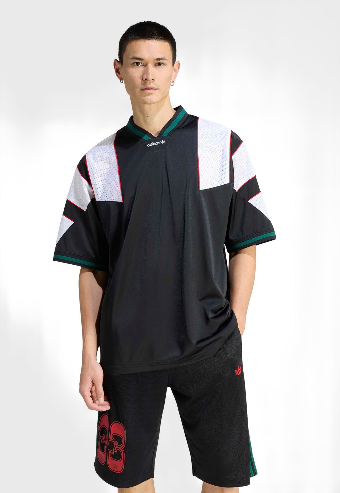 Camiseta Masculina adidas Originals JSY Decote V Preto