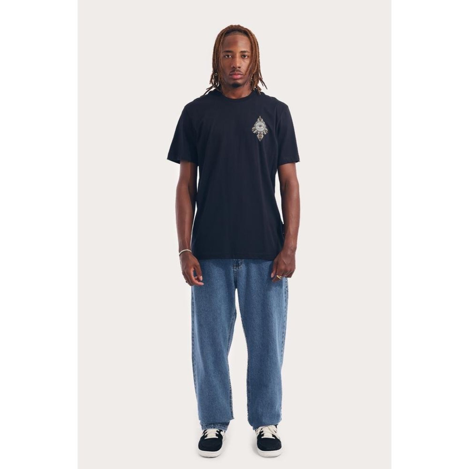 T-Shirt Regular M/C Espada Olho Preto