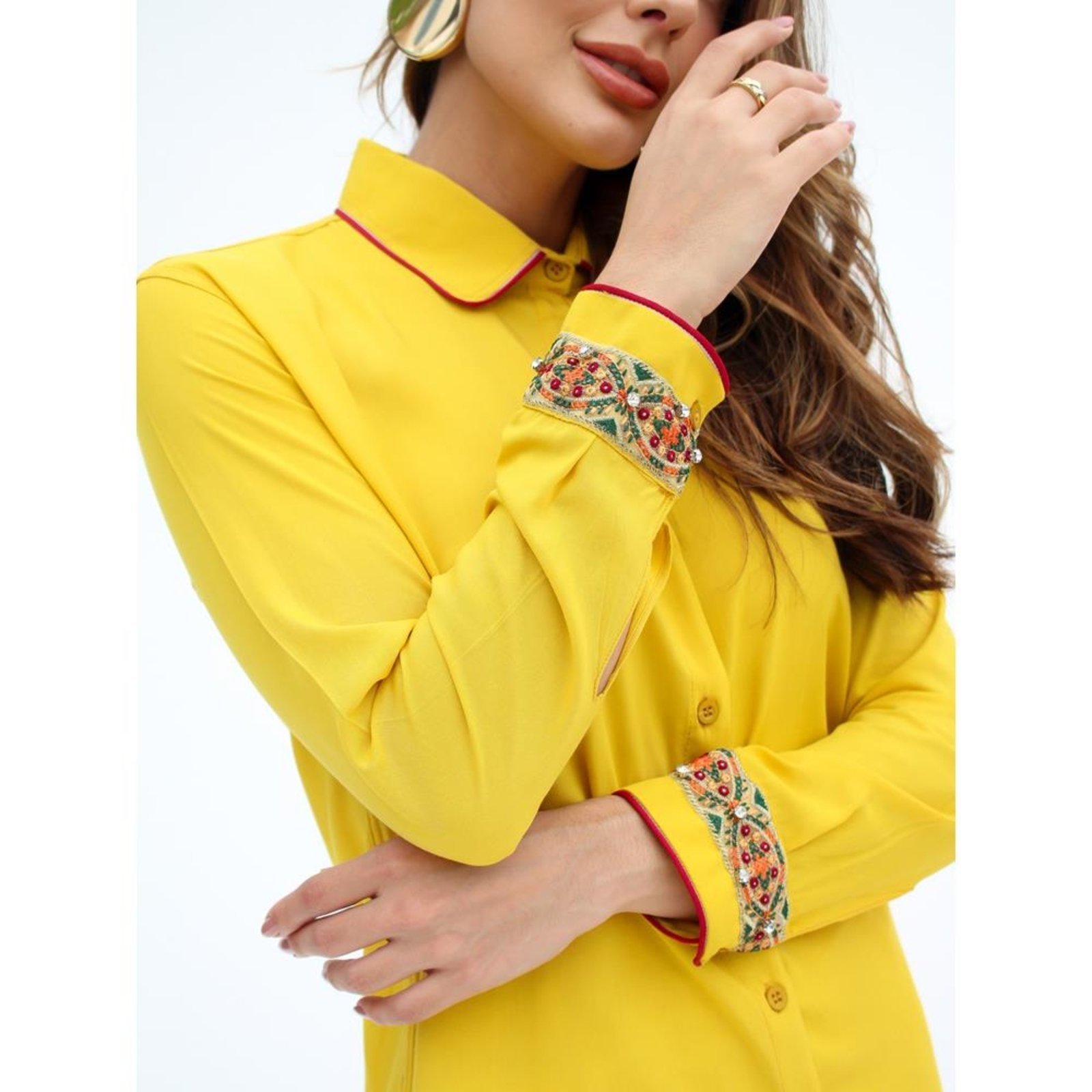 Vista 3 Camisa Feminina de Viscose com Bordado Detalhado e Manga Longa Elegante TEODORO CAMISARIA amarelo TEODORO CAMISARIA amarelo