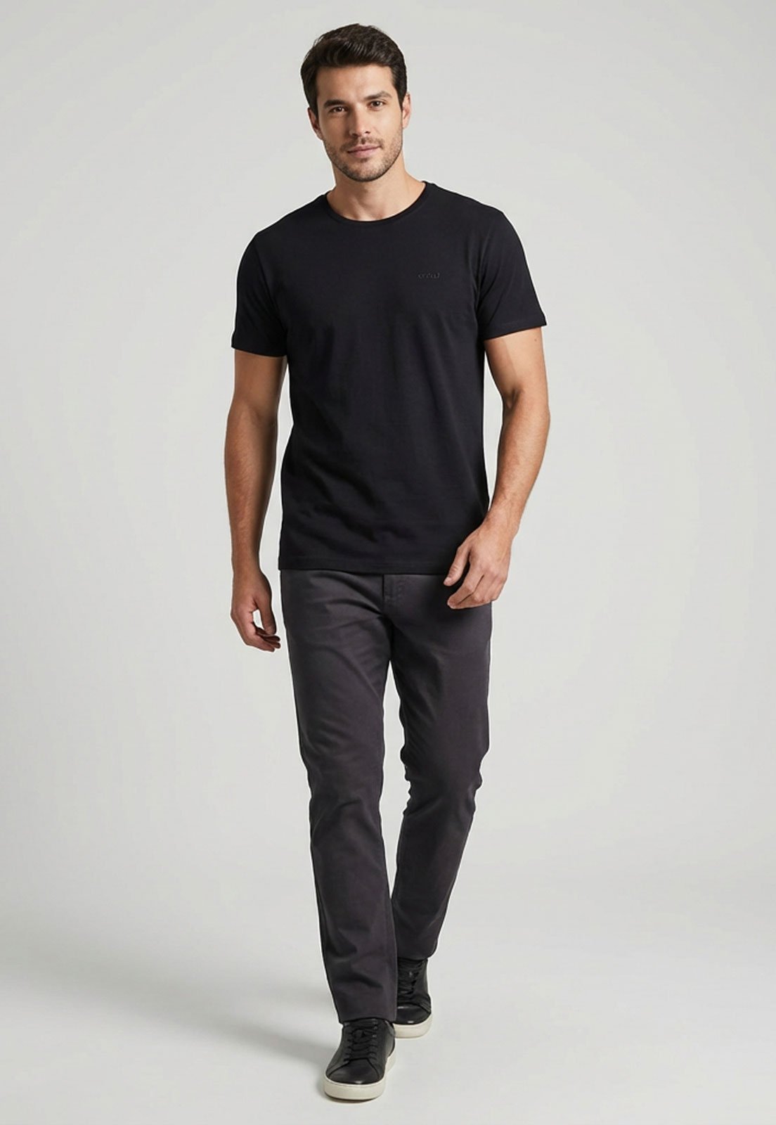 Vista 3 Camiseta Masculina Colcci Logo Minimalista Preta preto Colcci preto