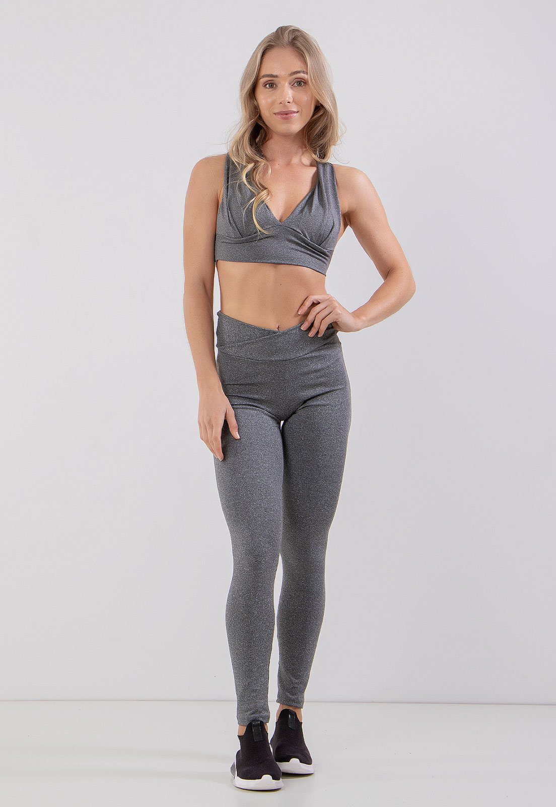 Conjunto Fitness Feminino Calça Legging Lisa Transpassada + Top Bojo 4 Estações Cinza