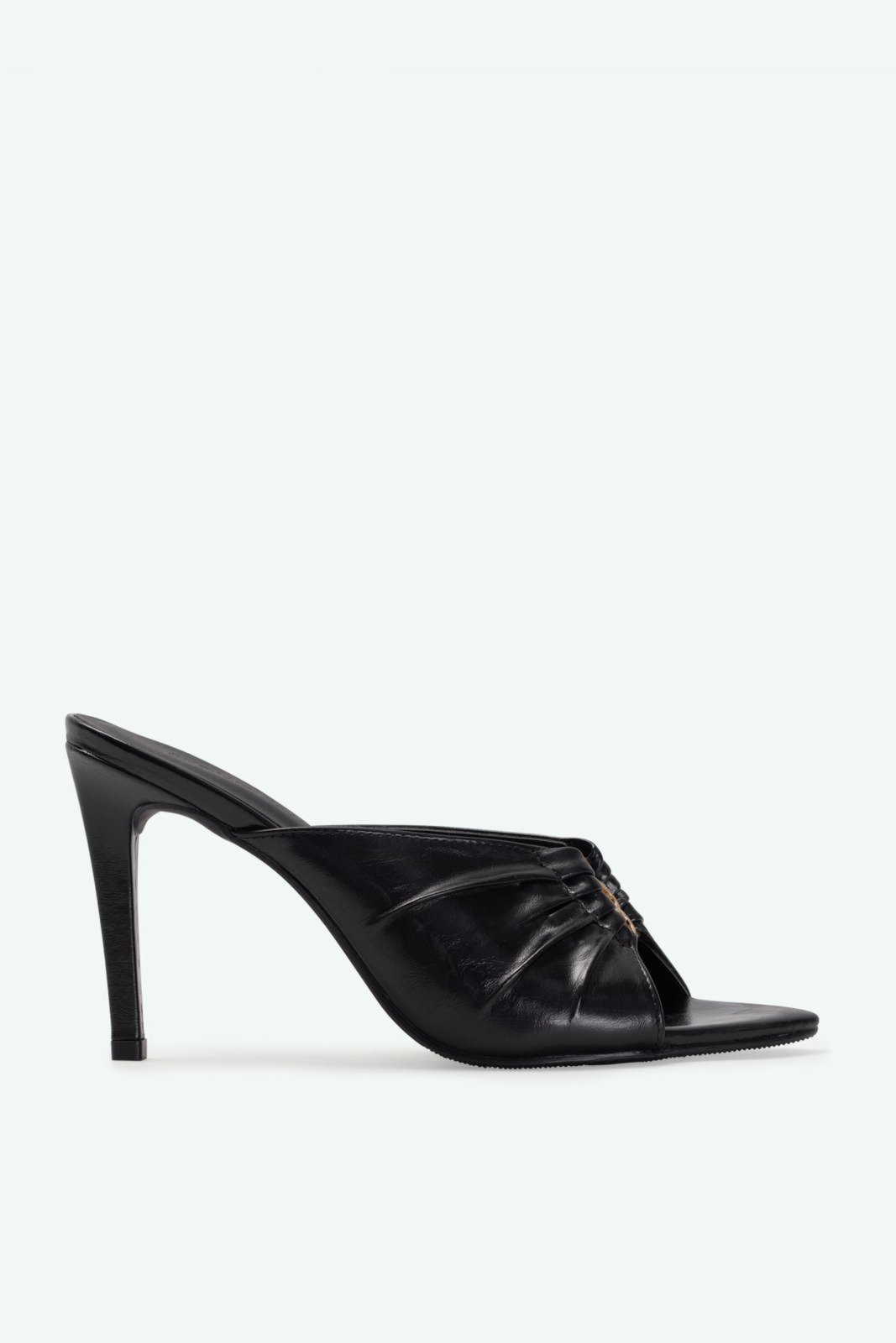 Vista 2 Open Mule Margot Suzana Santos preto Suzana Santos preto
