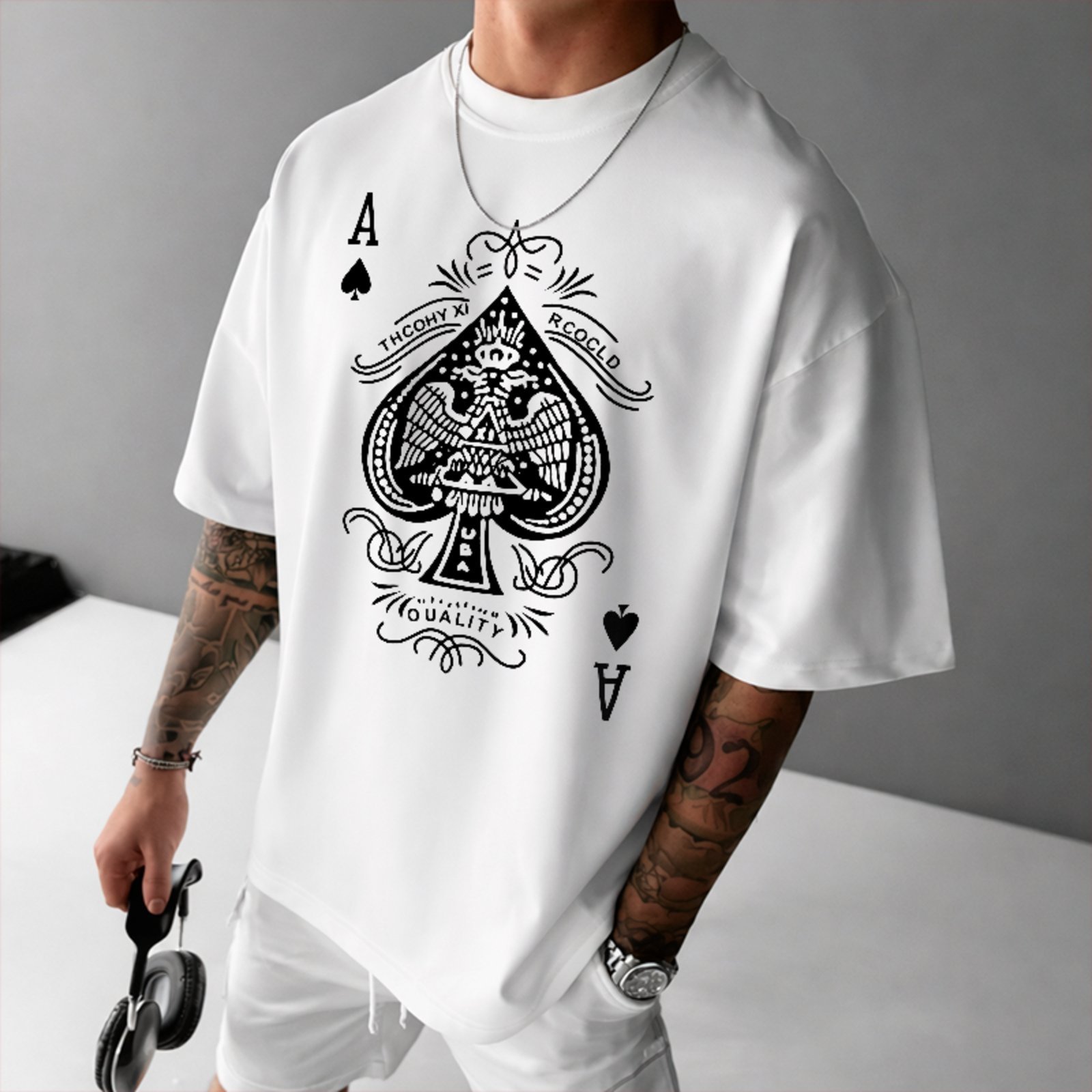 Camiseta Oversized Ás de Espadas Estampa Cartas Poker Baralho Branco