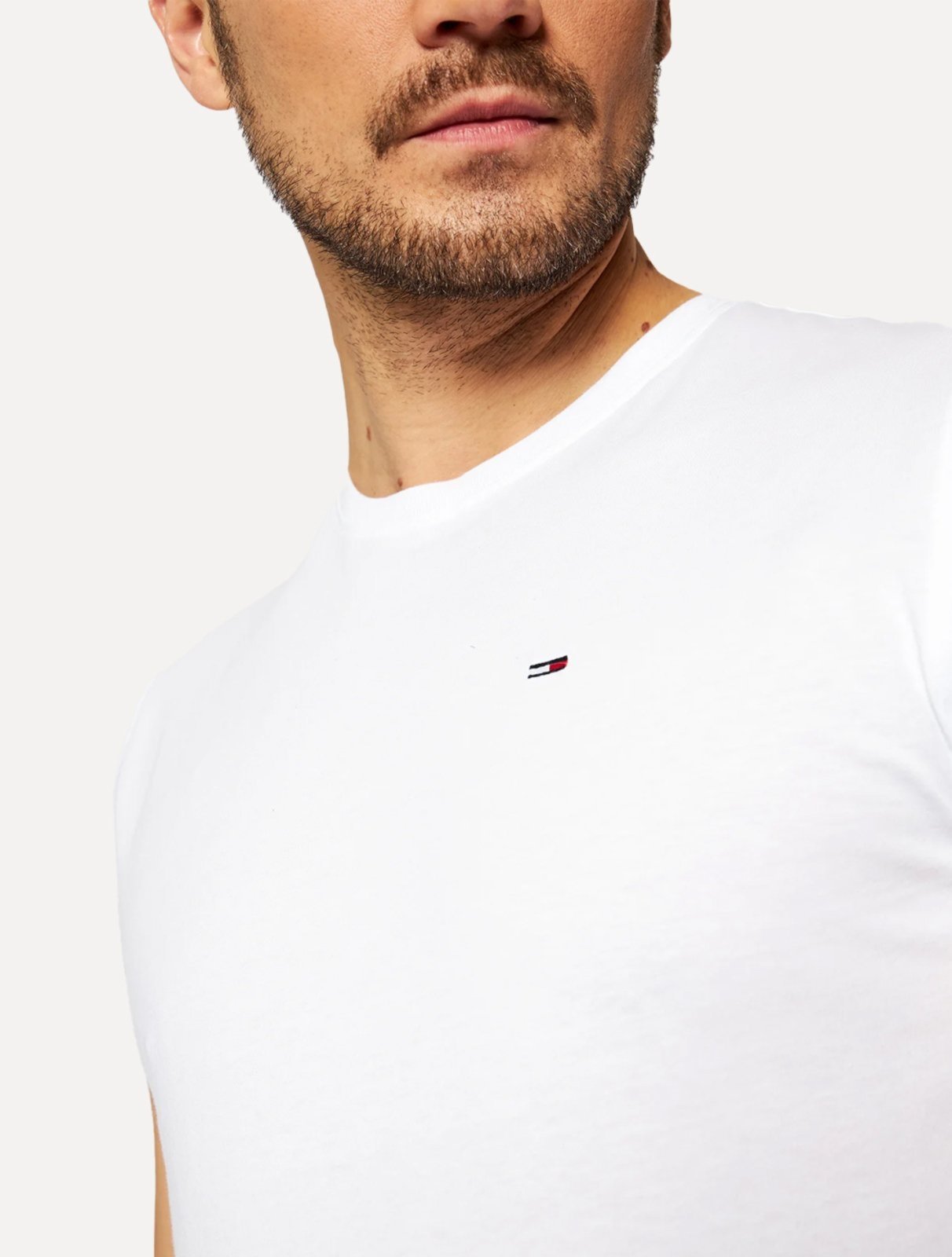 Vista 3 Camiseta Tommy Jeans Masculina Slim C-neck Logo Flag Branca branco Tommy Jeans branco