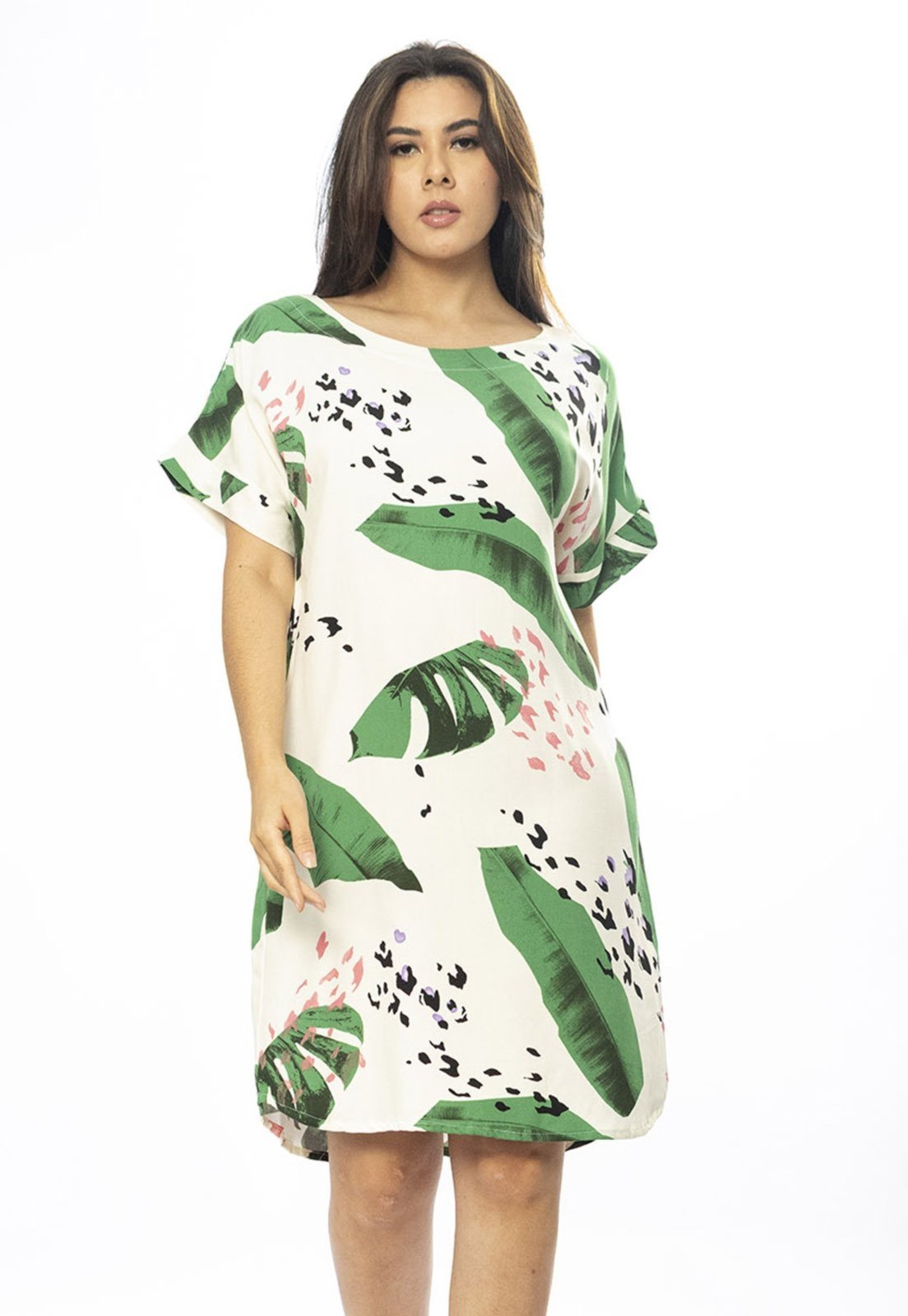 Vista 3 Vestido Curto Cabanafree Viscose com Bolso Estampa Folhagem Poética estampado/preto/verde Cabanafree estampado/preto/verde