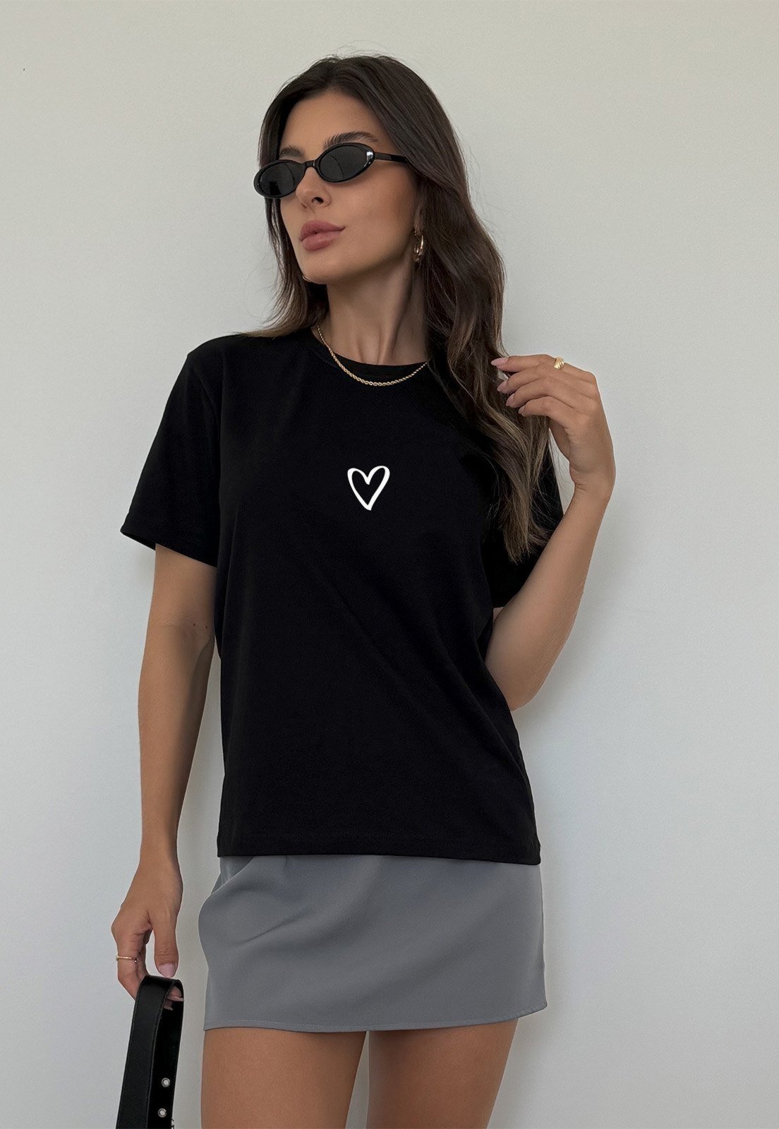Camiseta Cianitas Preta Estampa Coração Vazado
