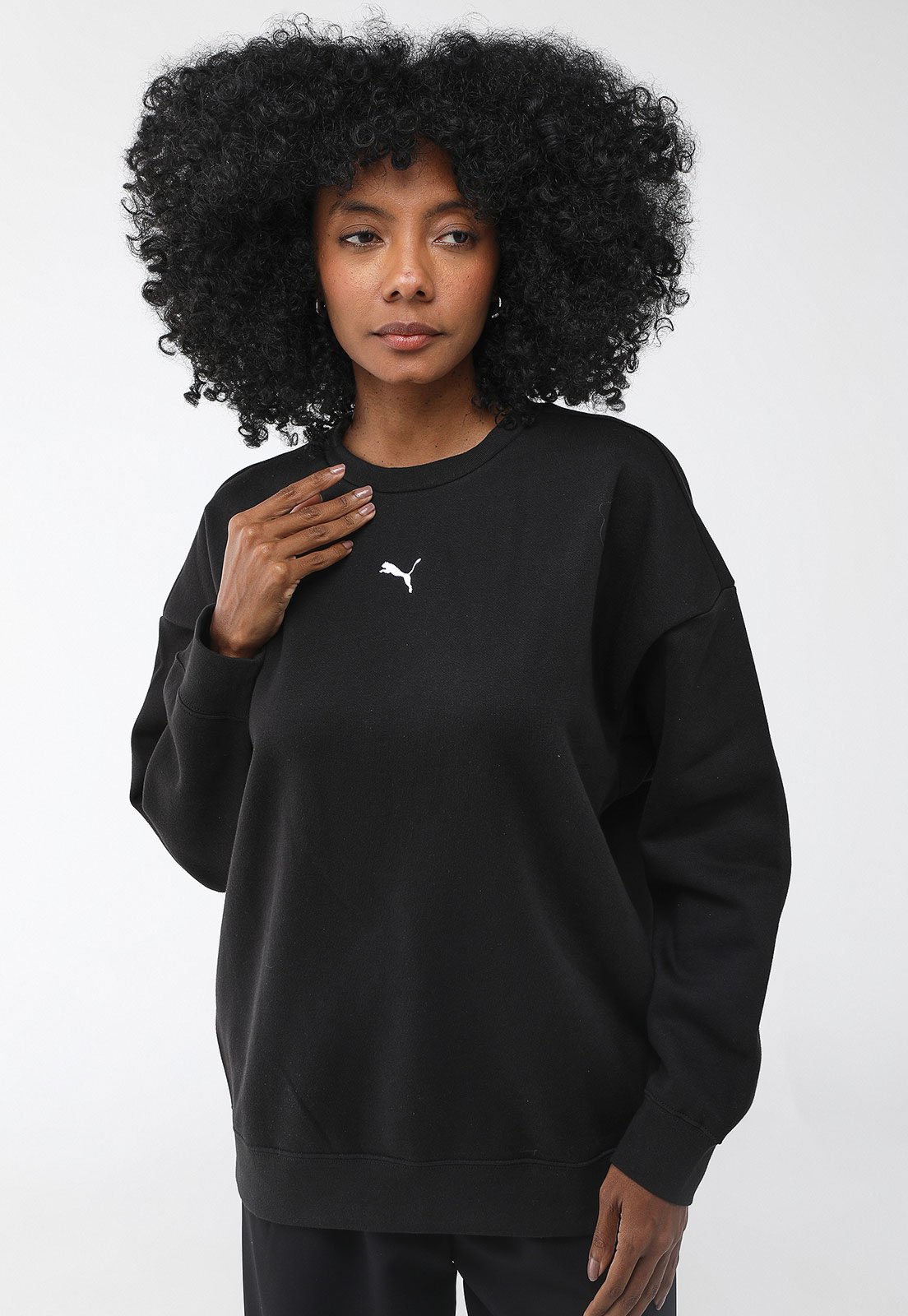 Blusa de Moletom Flanelada Puma Oversized Essential Crew Preta