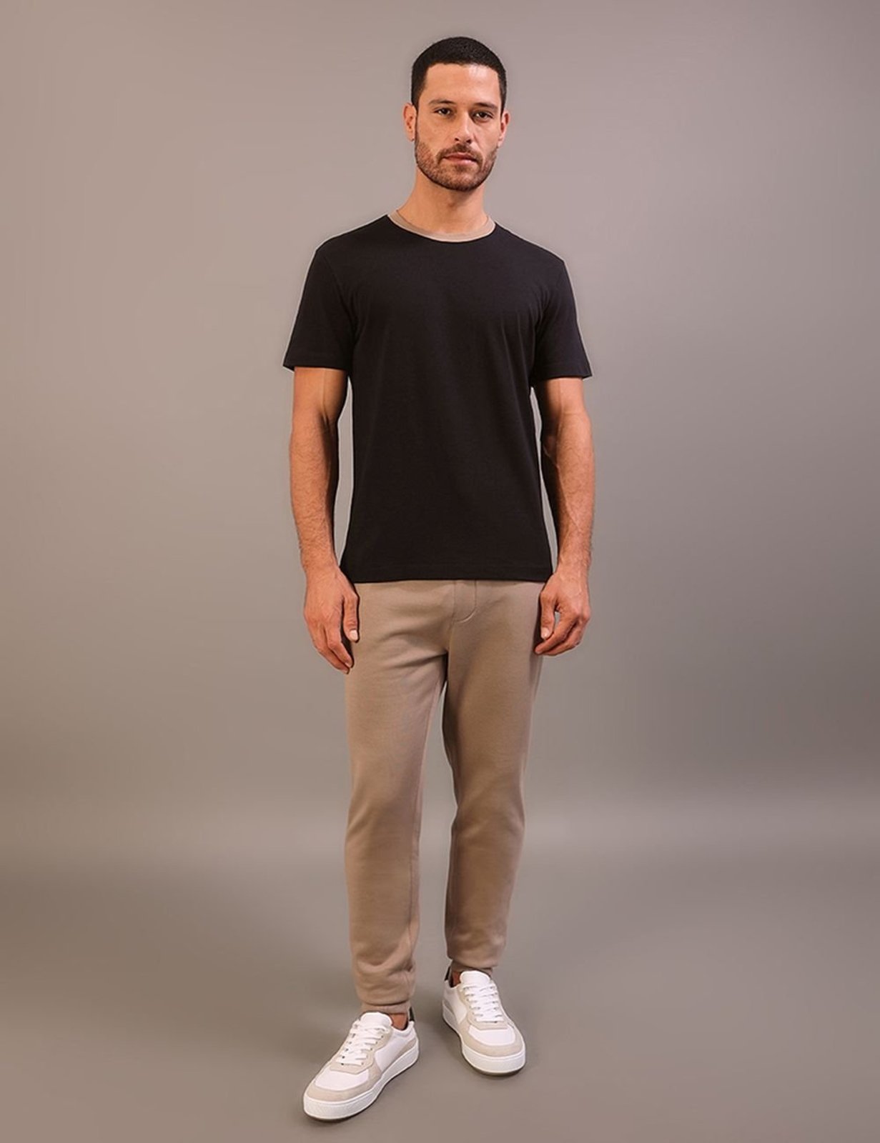 Camiseta Manga Curta Calvin Klein Jeans Masculino Boxy Gola Colorida - Preto Calvin Klein Jeans