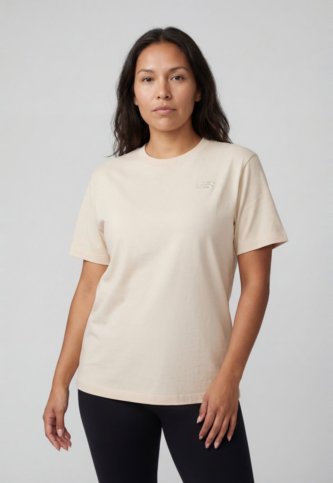 Camiseta Feminina New Balance Nb Small Logo Bege