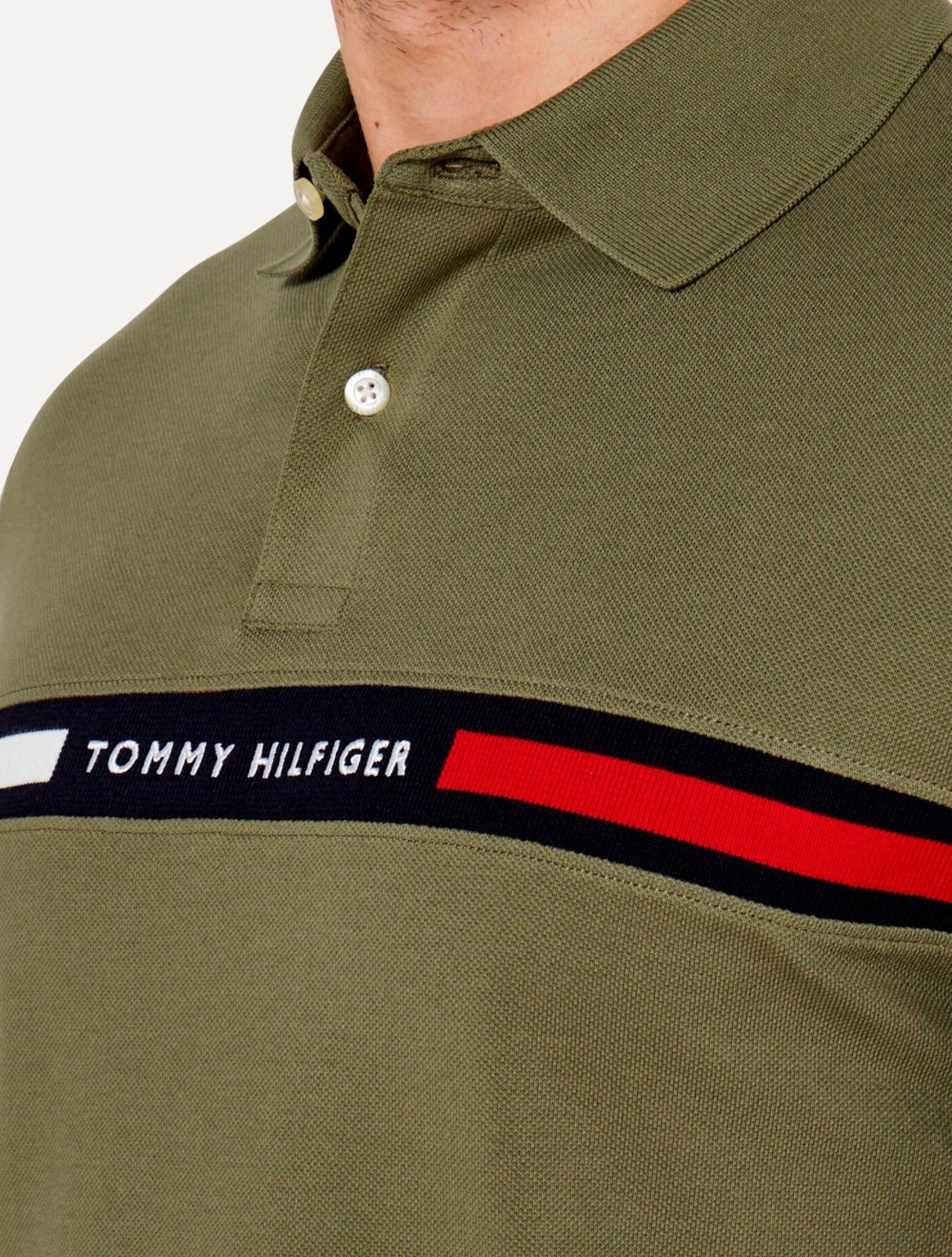Vista 3 Polo Tommy Hilfiger Masculina Regular Chest Insert Logo verde militar Tommy Hilfiger verde militar
