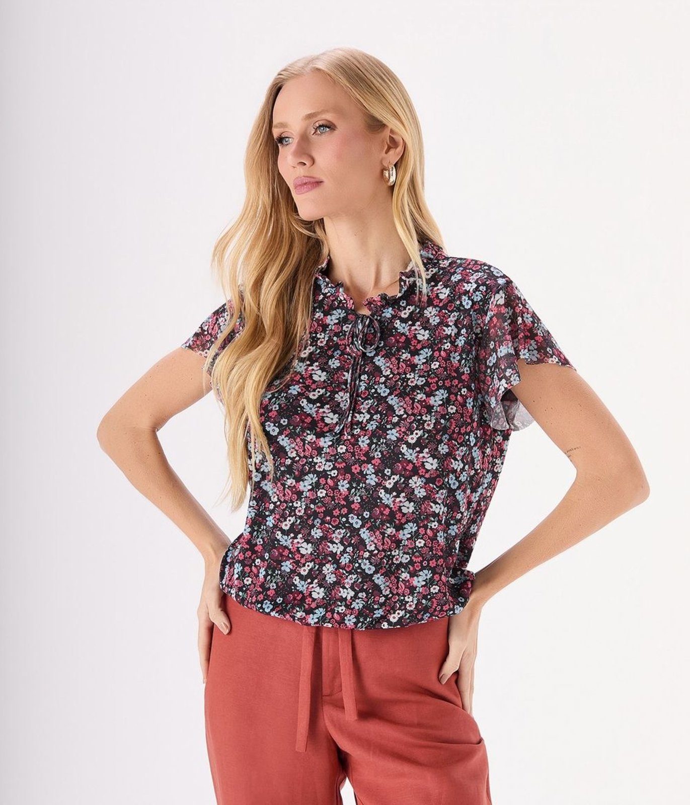 Blusa Makenji Tule Estampa Floral Gola Babados Feminina Estampa