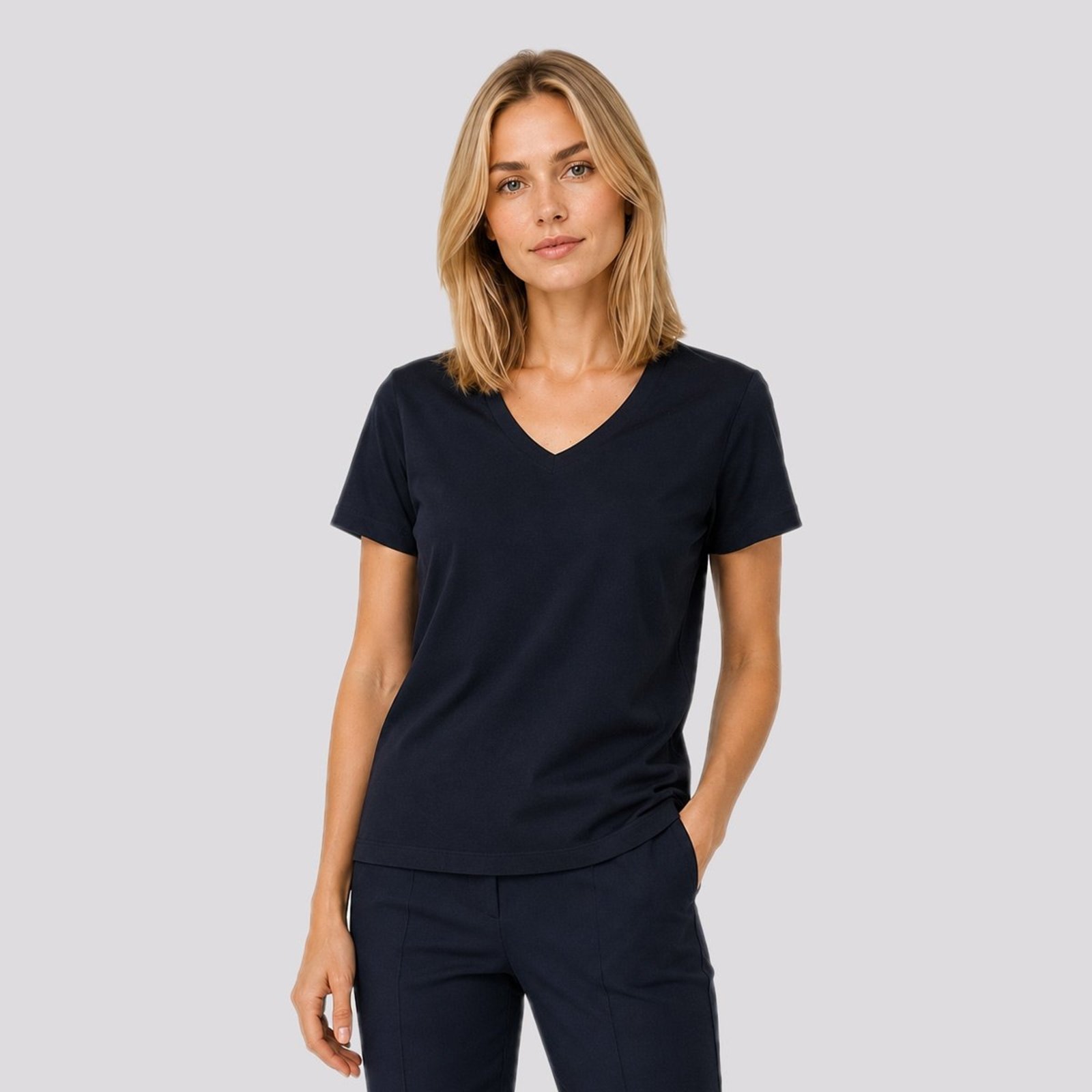 Camiseta Fila Regular V Basic Classic Feminina Preta
