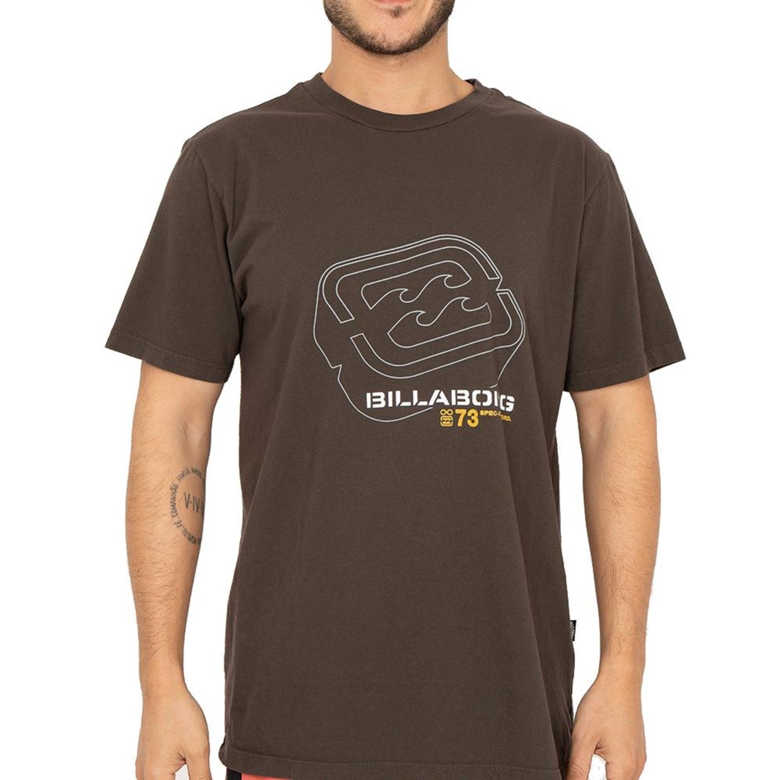 Camiseta Billabong Spec 73 I SM26 Masculina Marrom Escuro