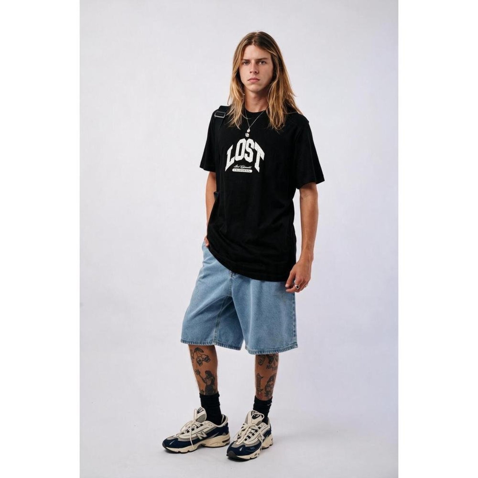 T-Shirt College Lost Preto