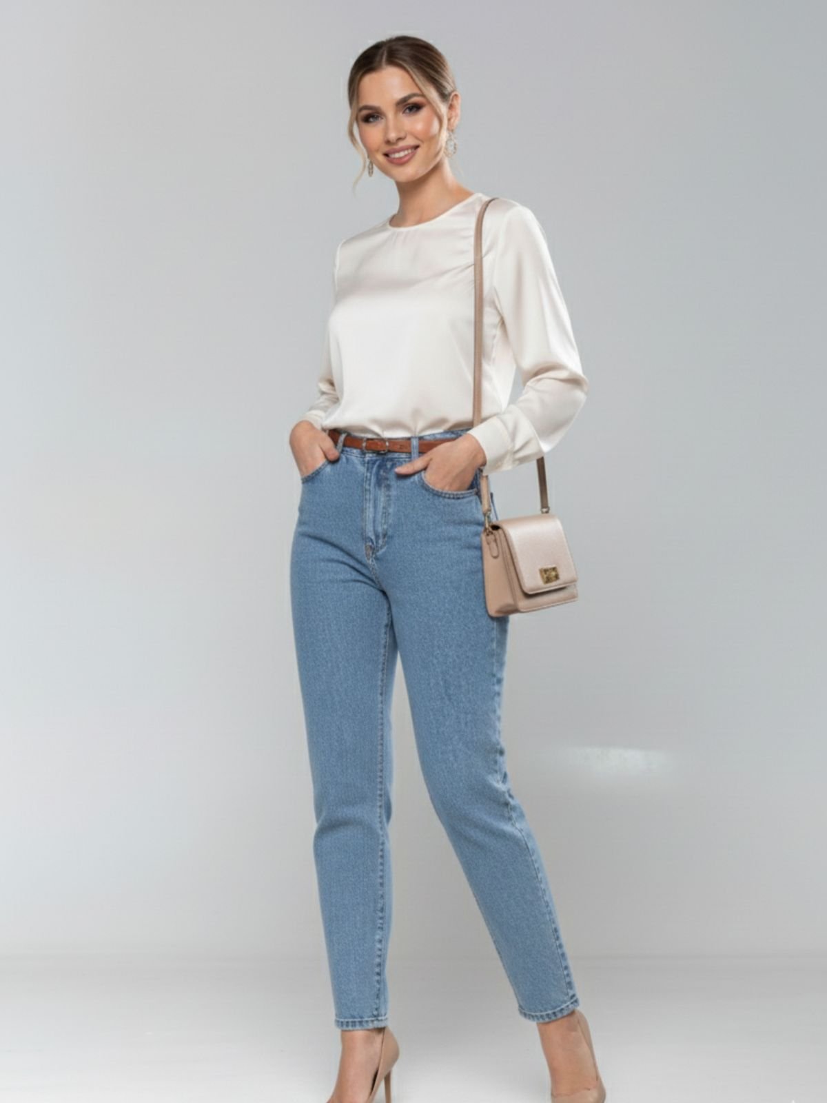 Calça Jeans Feminina Mom Alpha Street Wear Cintura Alta Delicada Dia a Dia Azul Clara