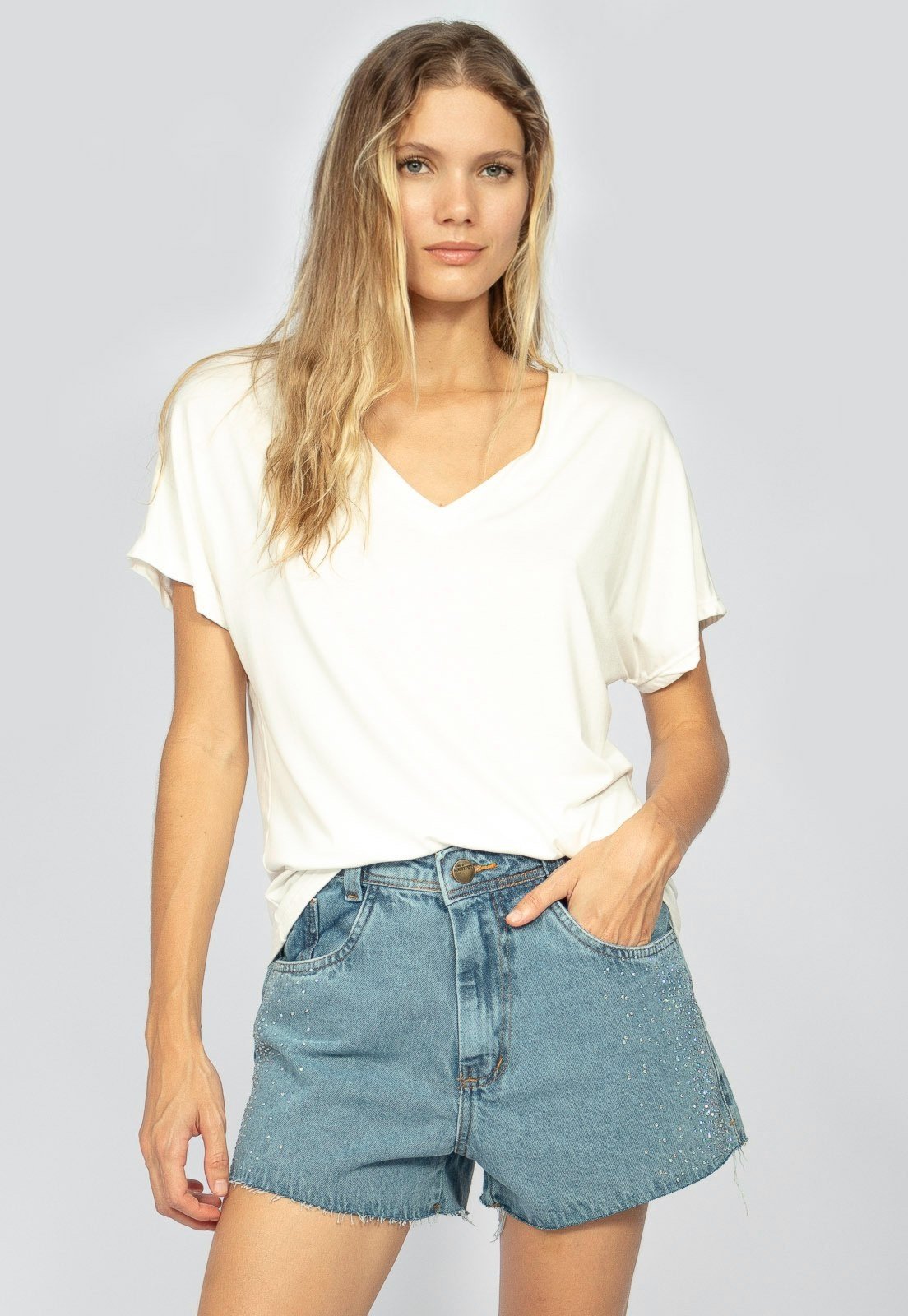 Blusa Ampla Amazonia Vital Morcego Acangatá Gola V Off White
