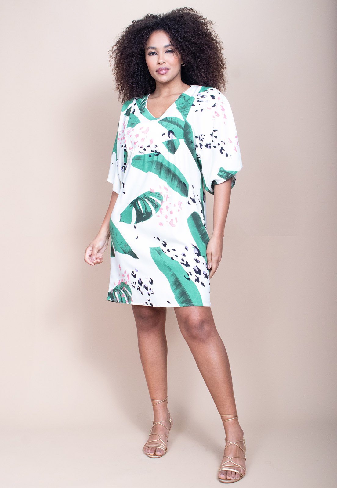 Vista 2 Vestido Curto Cabana Free Pequi Viscose Estampa Folhagem Poética Cabanafree branco/estampado Cabanafree branco/estampado