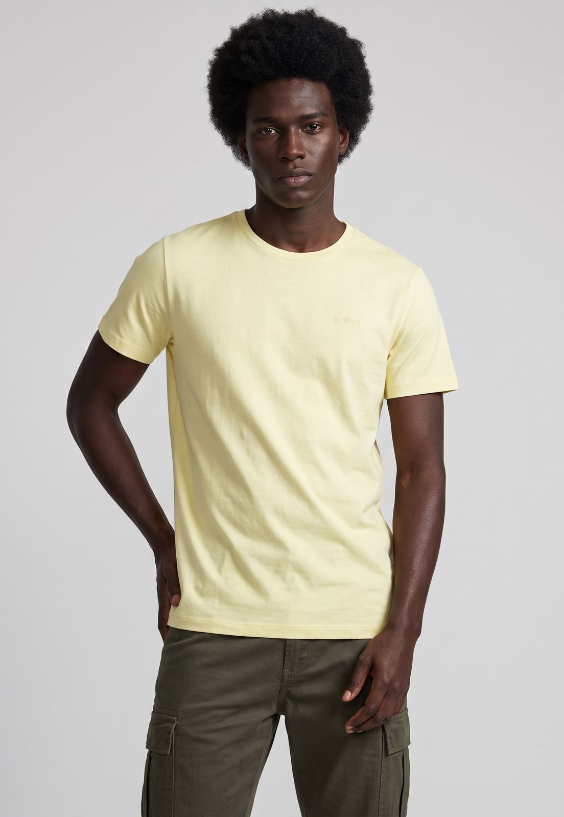 Camiseta Masculina Colcci Bordado Amarela