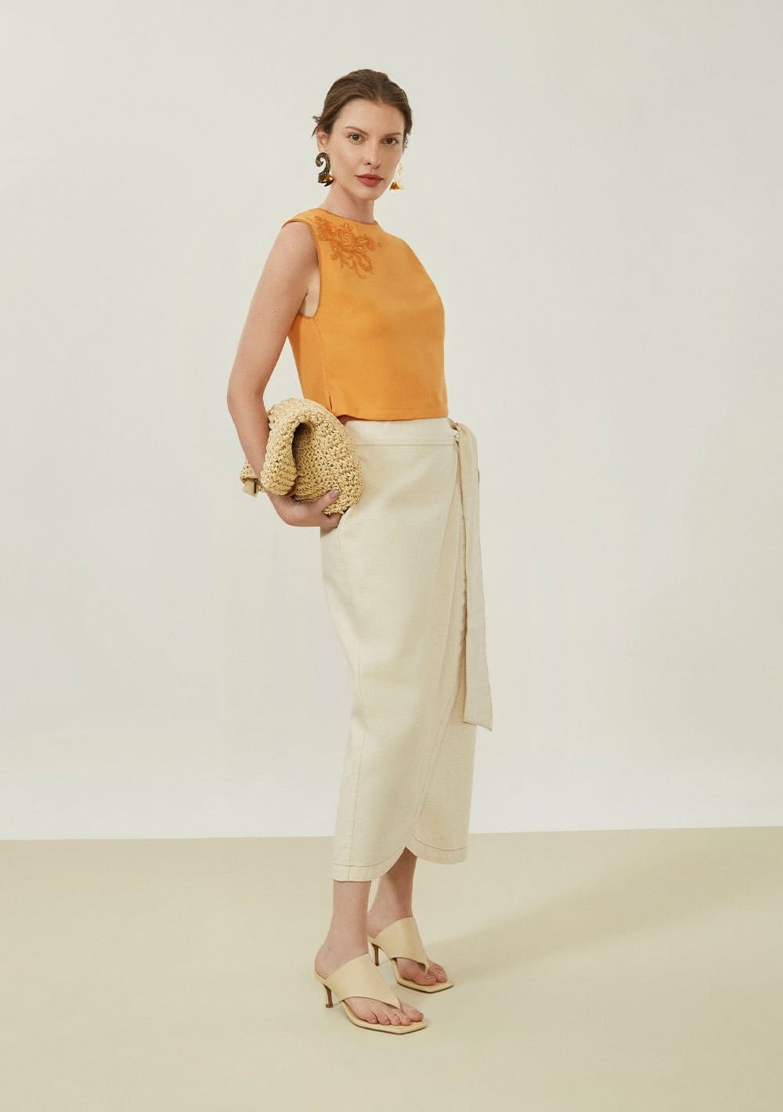 Blusa Maria Valentina Solta Decote Careca Manga Curta Cropped Laranja