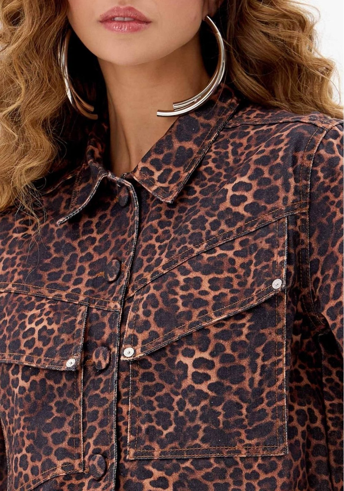 Vista 3 Camisa Manga Curta Sarja Animal Print My Favorite Things preto