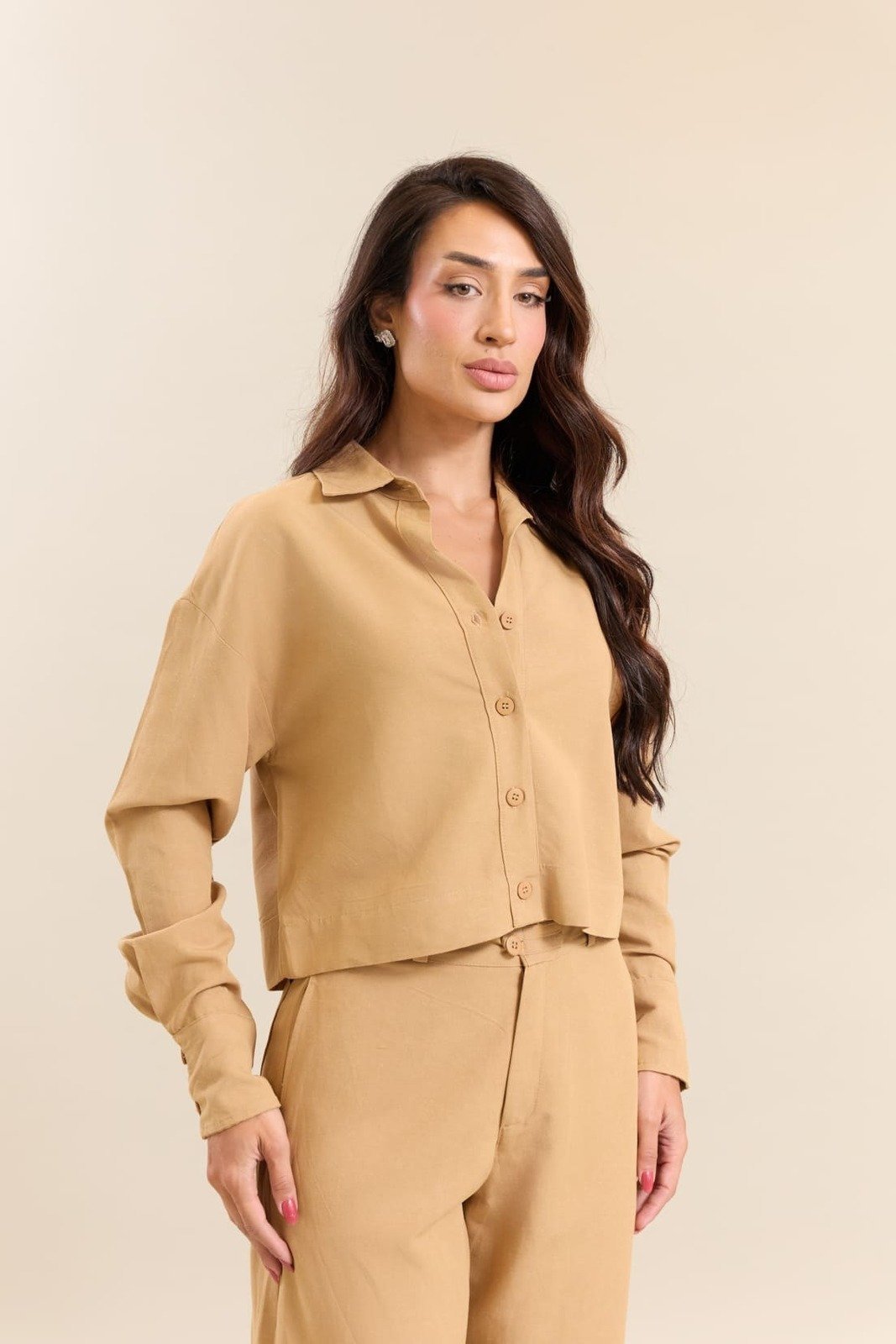 Camisa Manga Longa Feminina com Botões na Cor Caramelo Lemier Collection