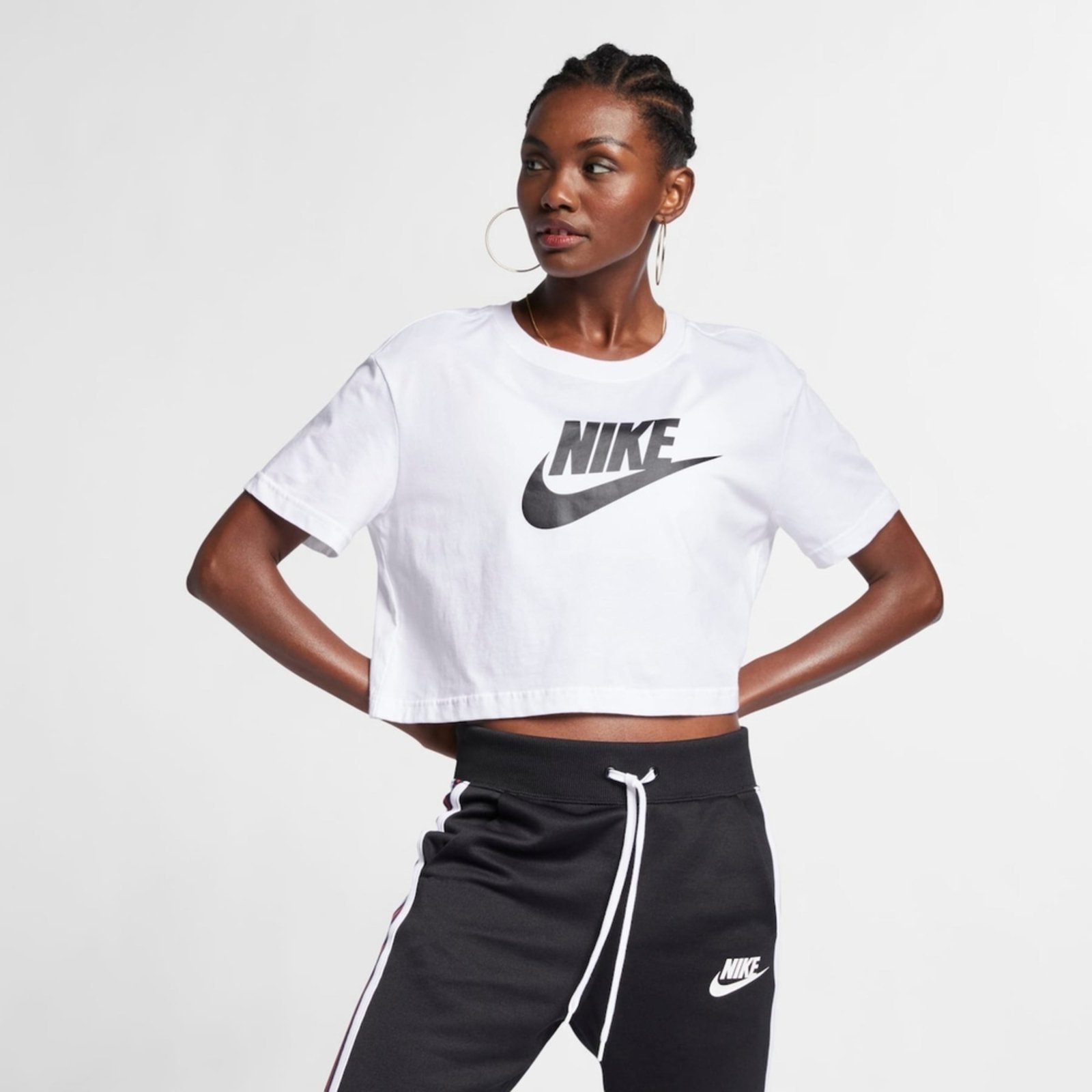 Vista 2 Camiseta Cropped Nike Sportswear Essential branco Nike branco