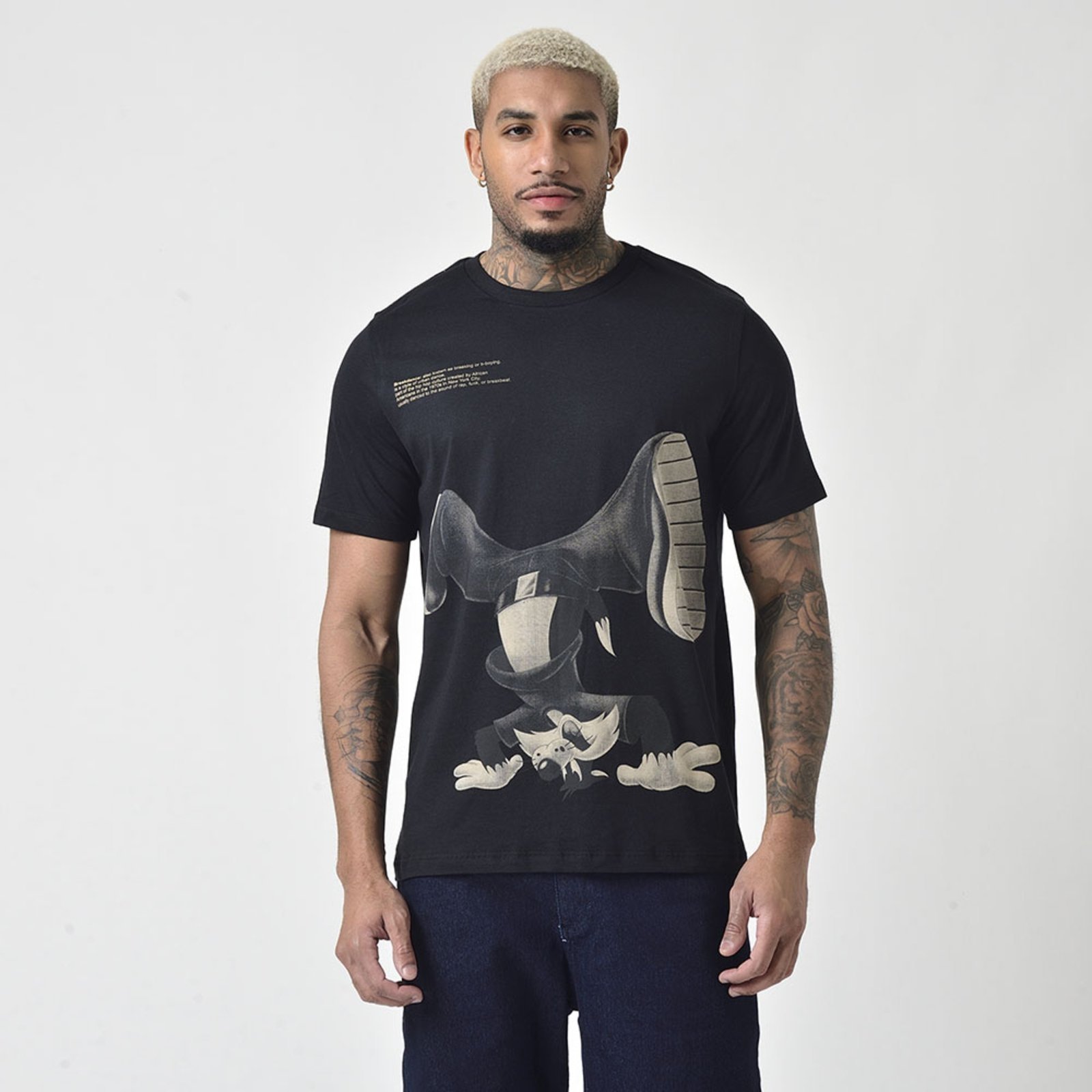 Camiseta Masculina Preta Estampada Looney Tunes Pernalonga Preto
