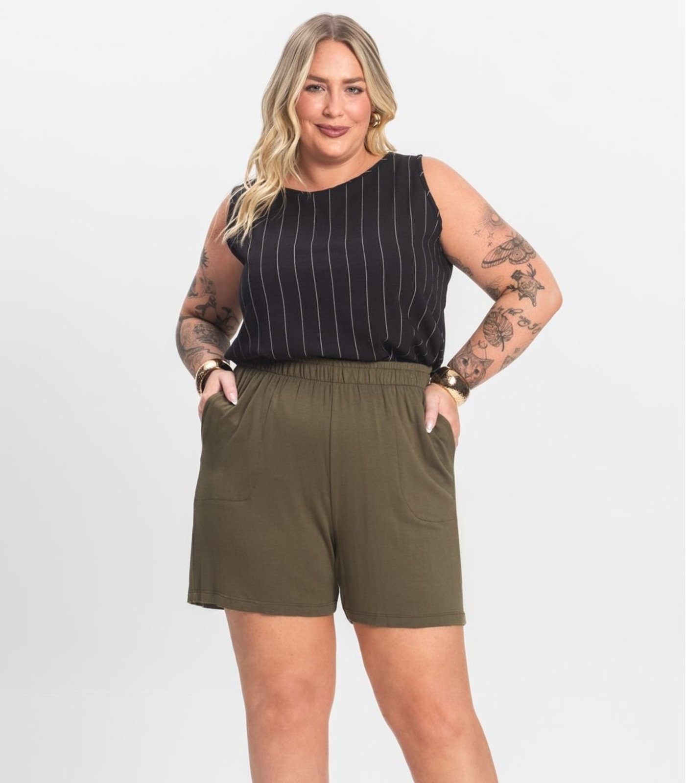 Shorts Feminino Plus Size Com Bolsos Secret Glam Verde