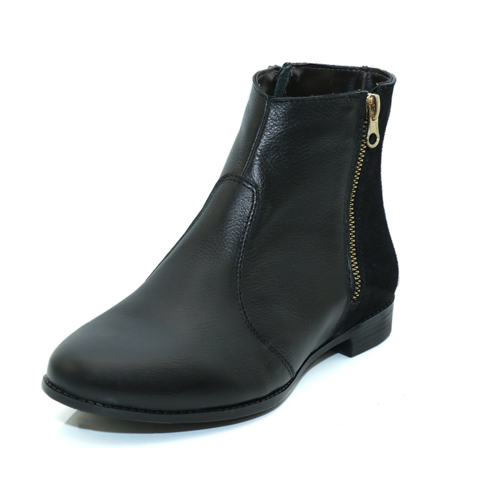 Bota Cano Curto Feminina em Couro Preto Kuento Shoes