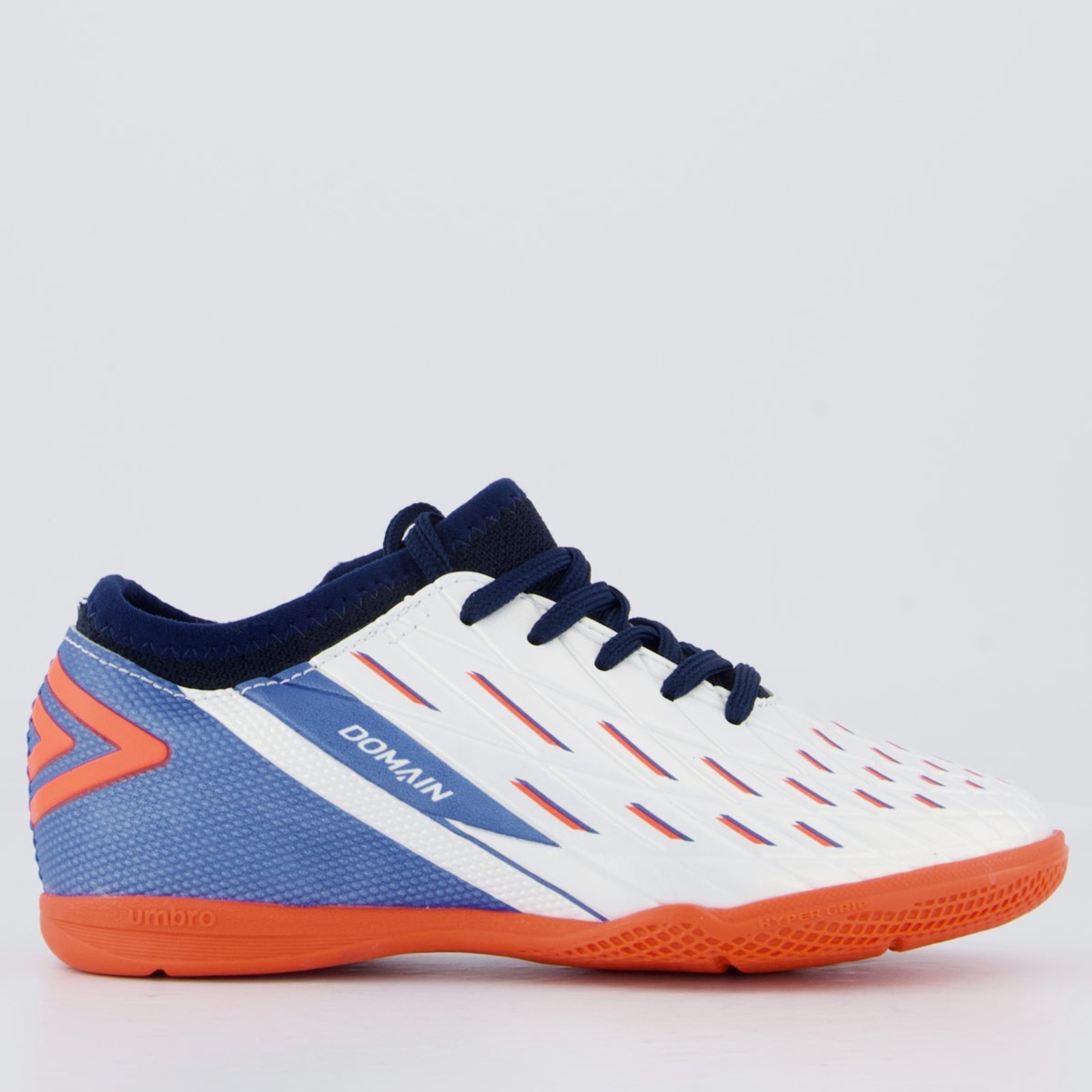 Chuteira Umbro Domain Futsal Juvenil Branca e Laranja