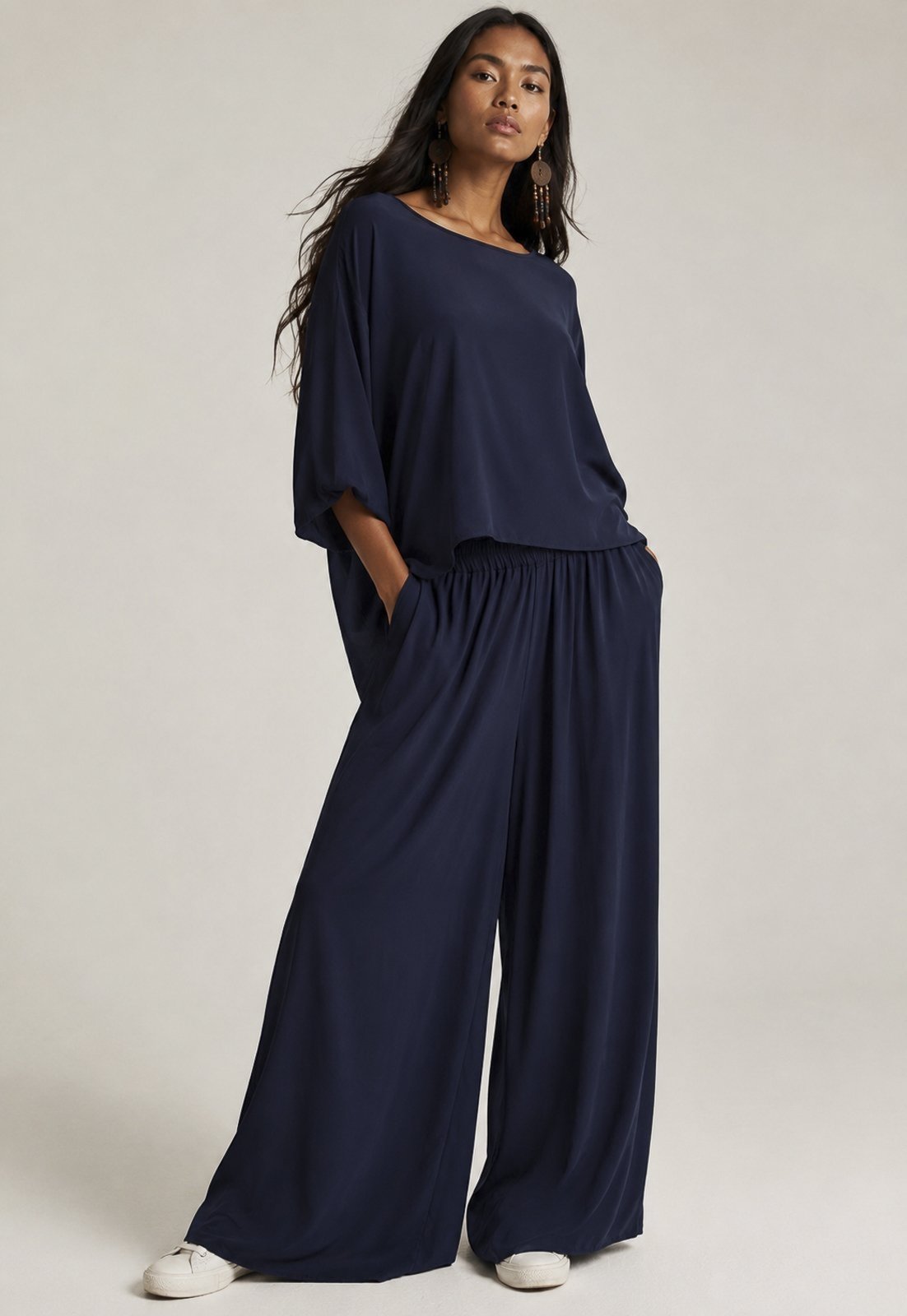 Conjunto Amazonia Vital Feminino Azul Marinho com Blusa Ampla e Calça Pantalona