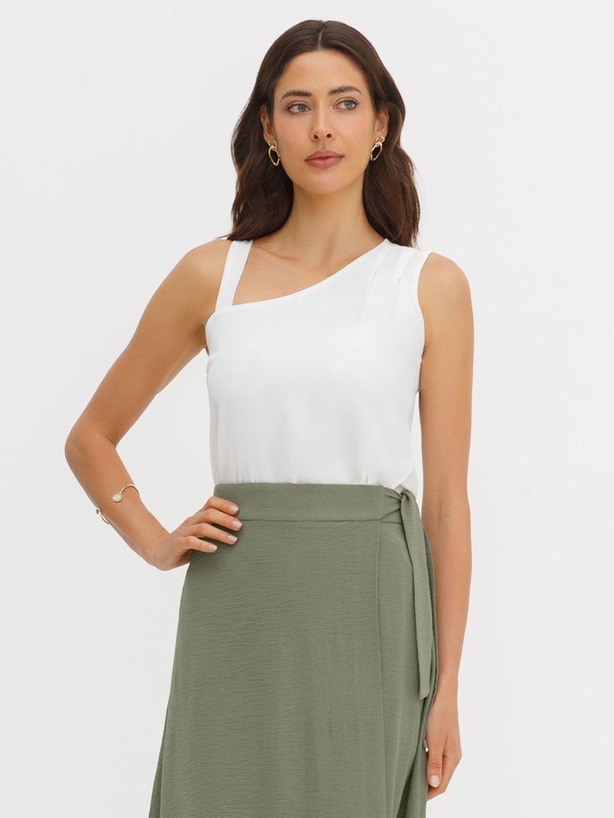 Blusa Assimétrica em Crepe Off White Olga